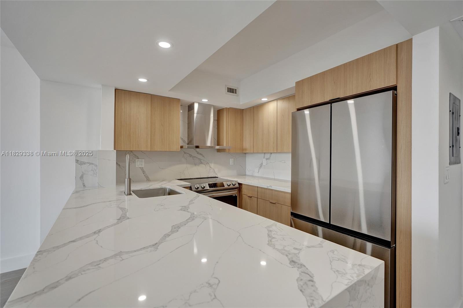 5600 CONDO - Residential