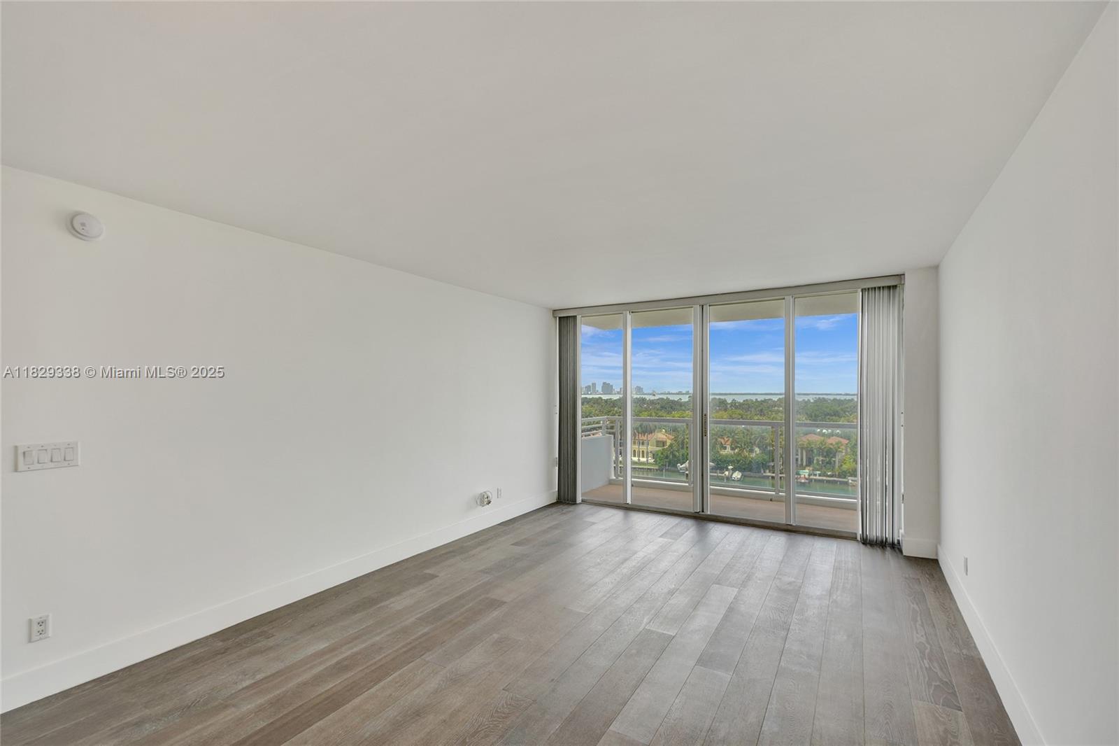 5600 CONDO - Residential