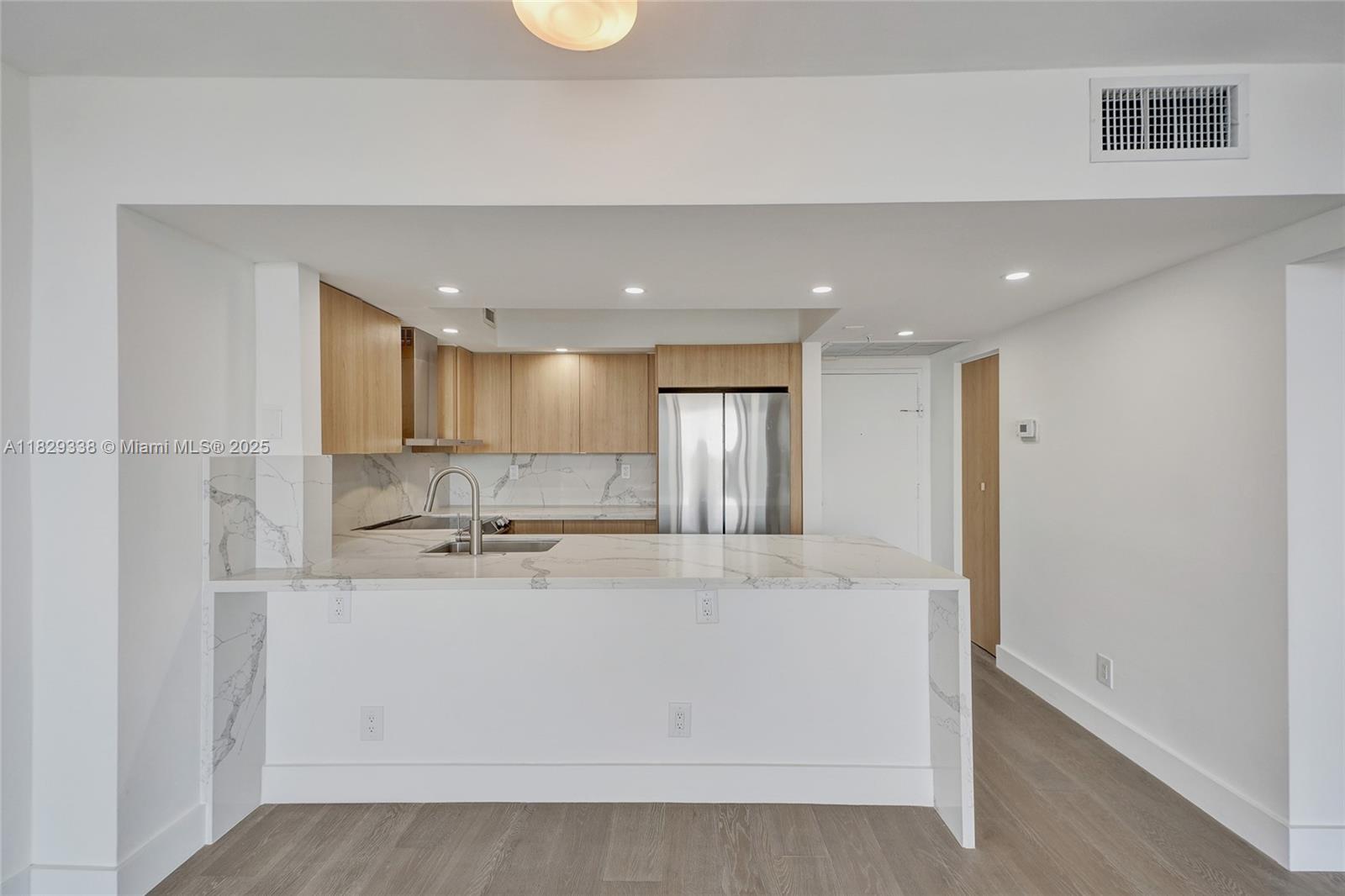 5600 CONDO - Residential