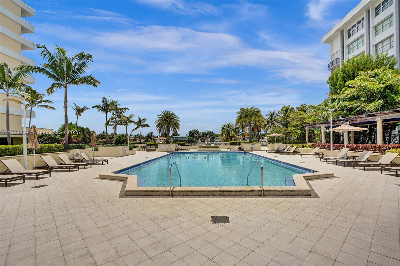 5600 CONDO - Residential