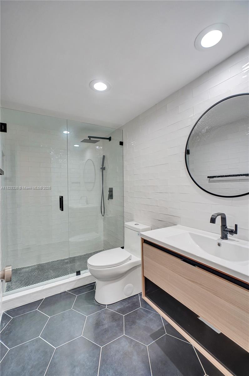 5600 CONDO - Residential