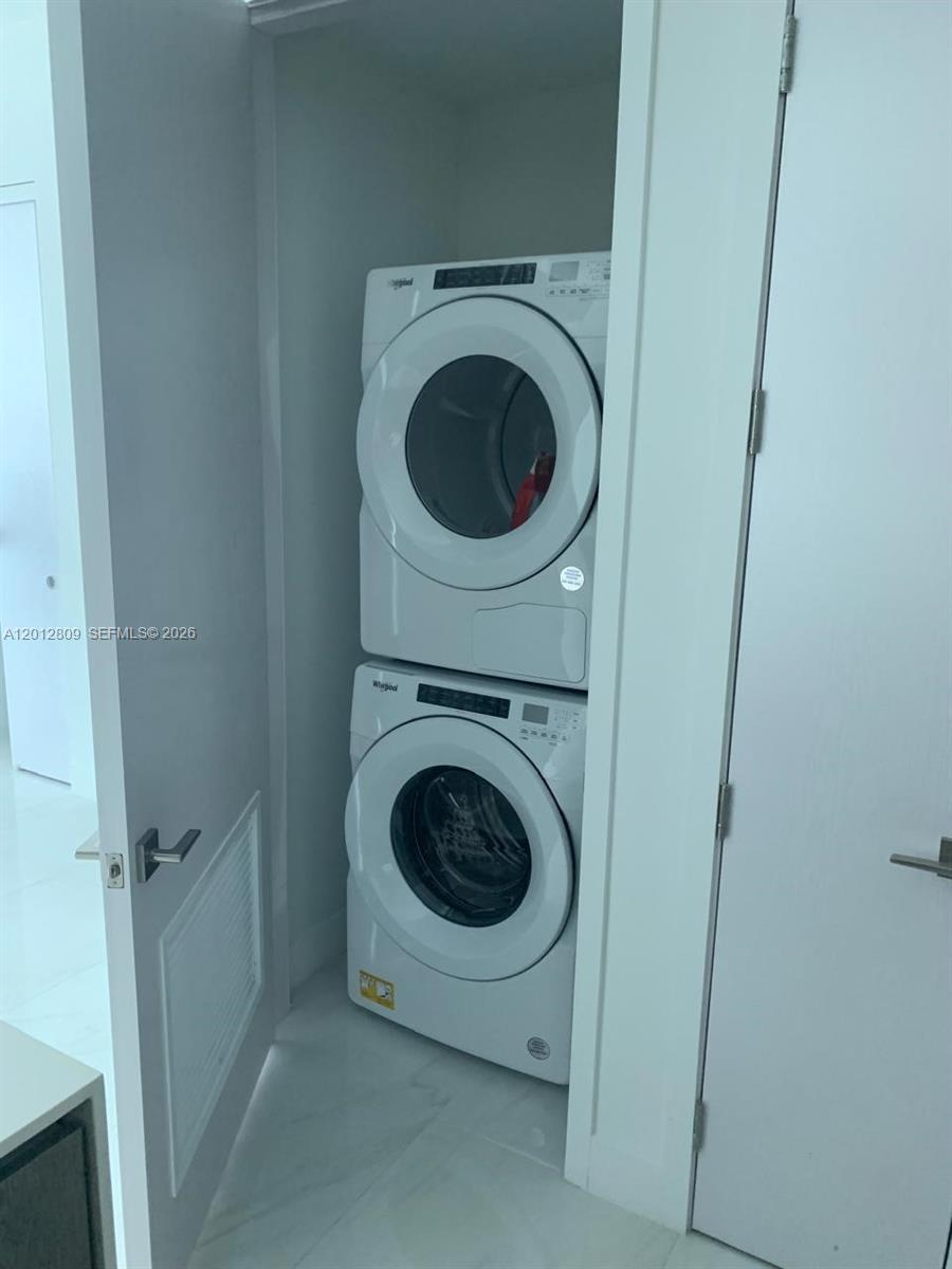 AURORA - Residential Lease