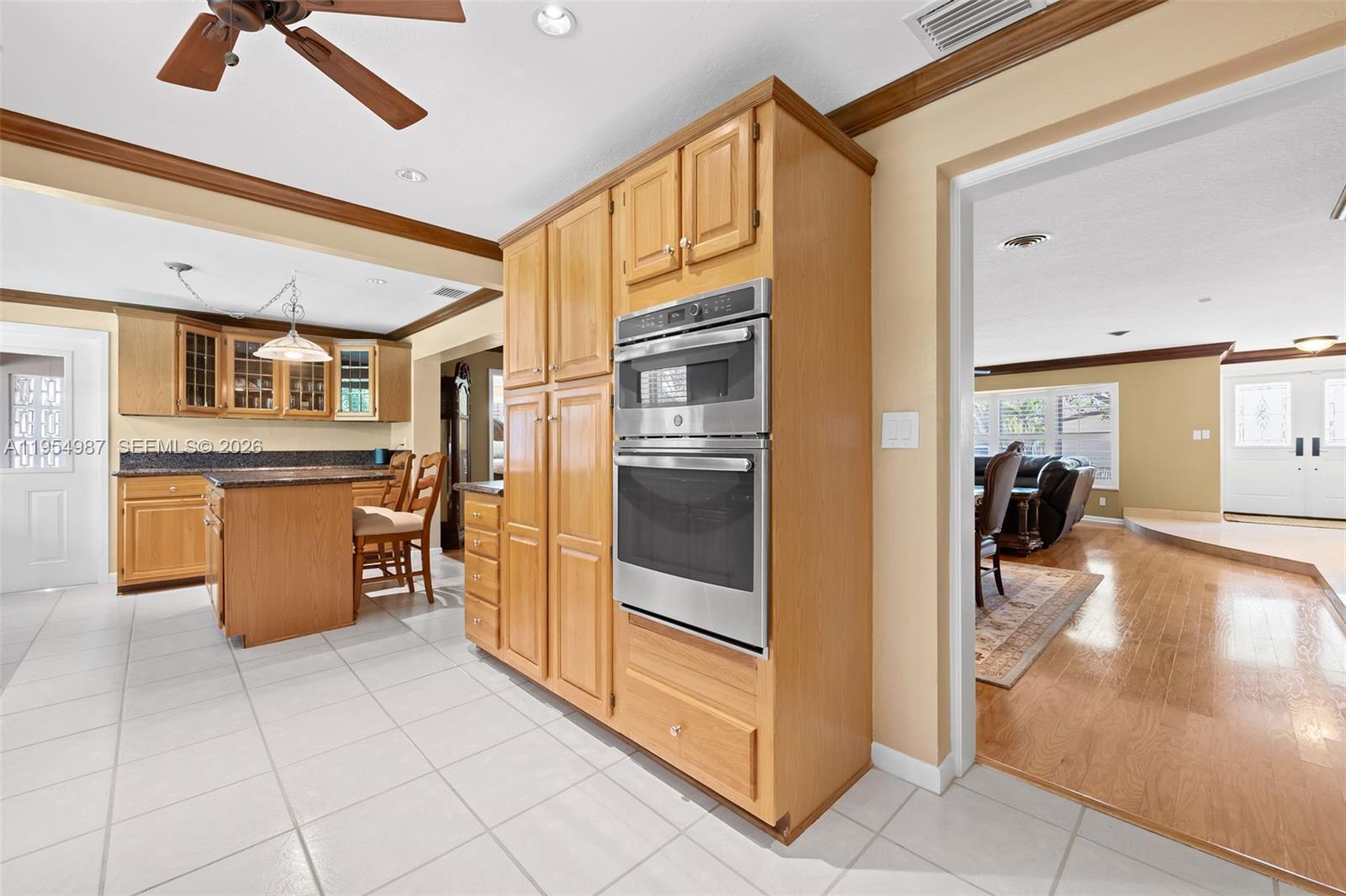 IMPERIAL POINT 1 SEC - Residential