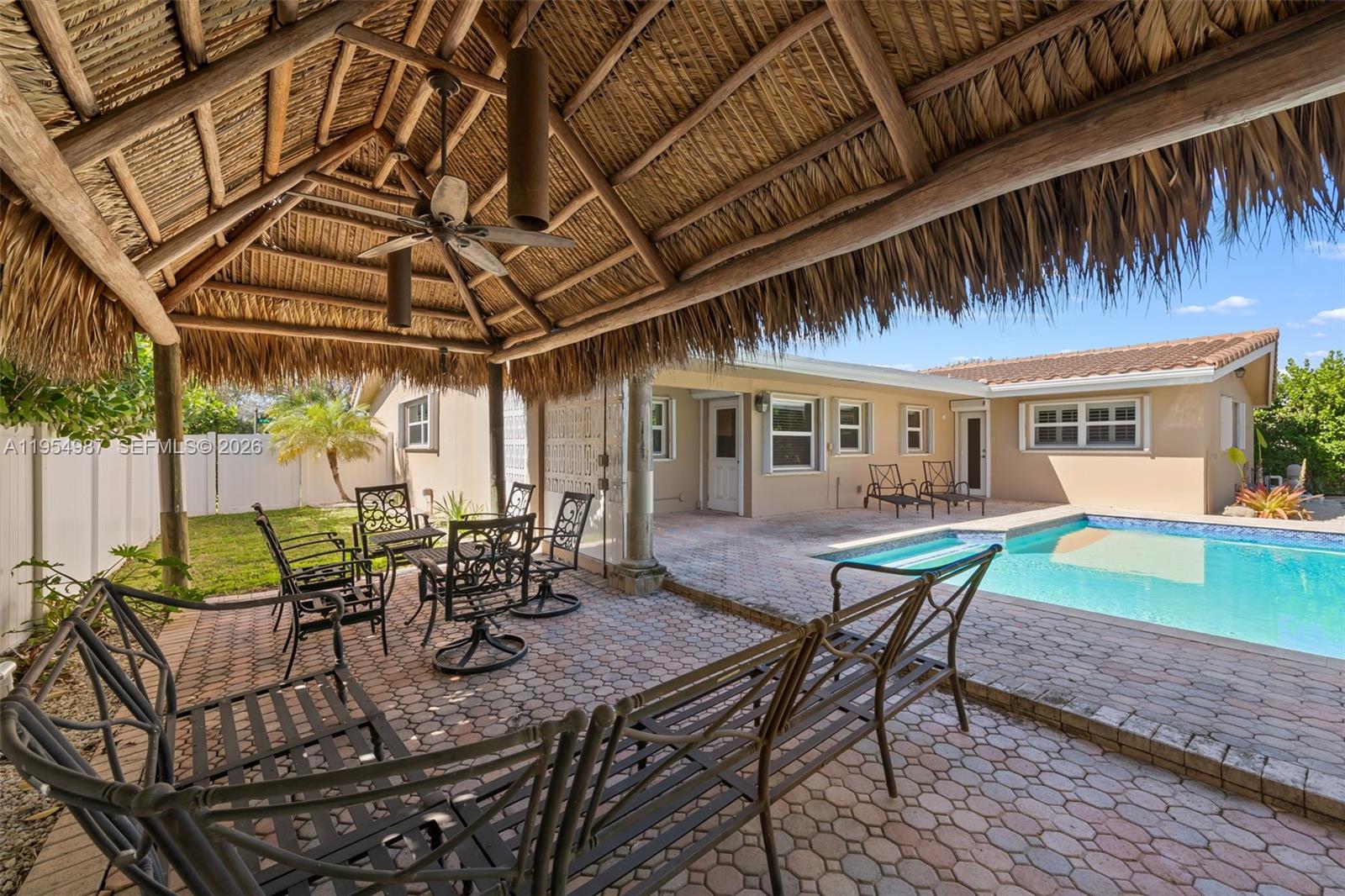 IMPERIAL POINT 1 SEC - Residential