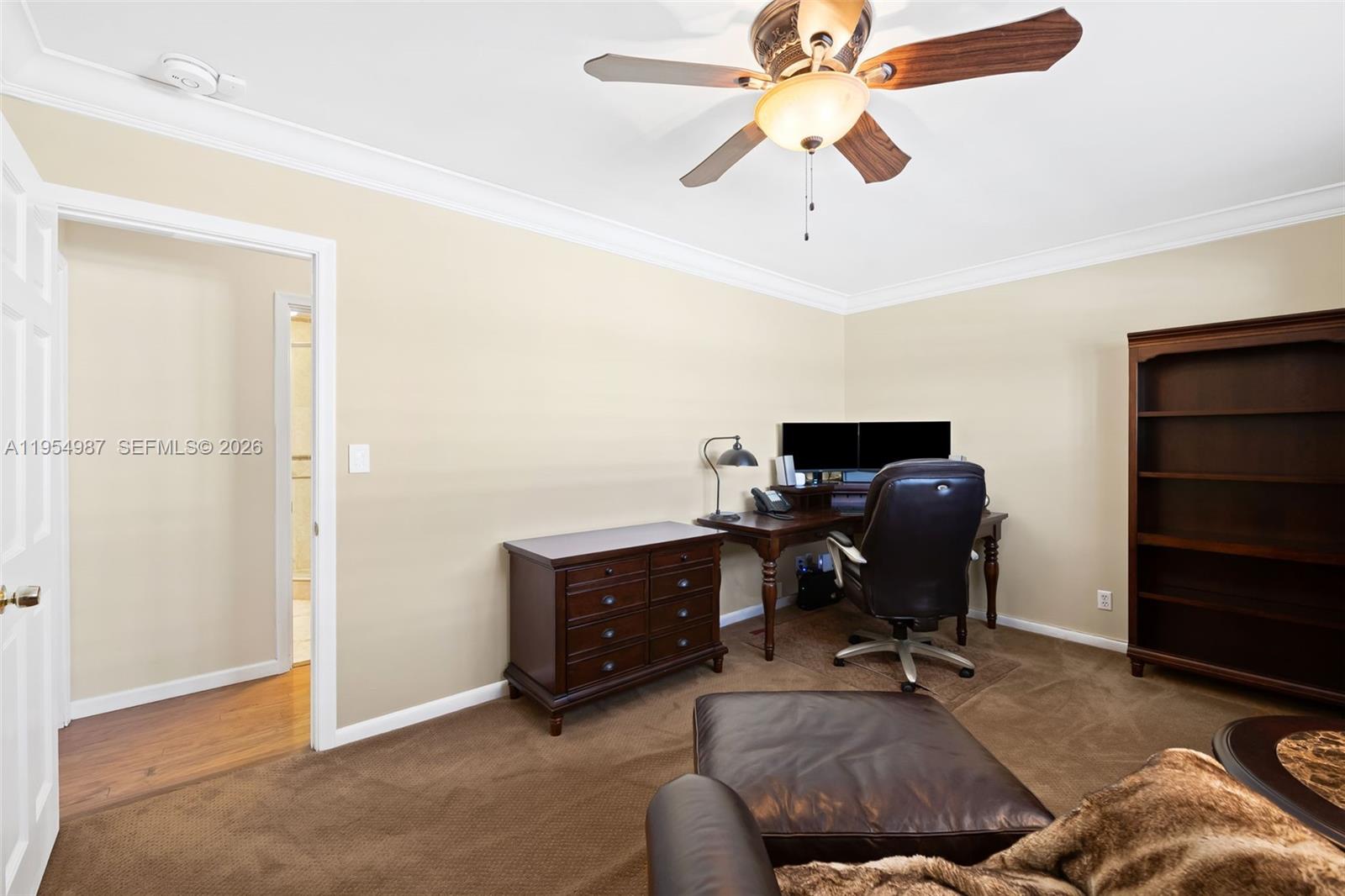 IMPERIAL POINT 1 SEC - Residential