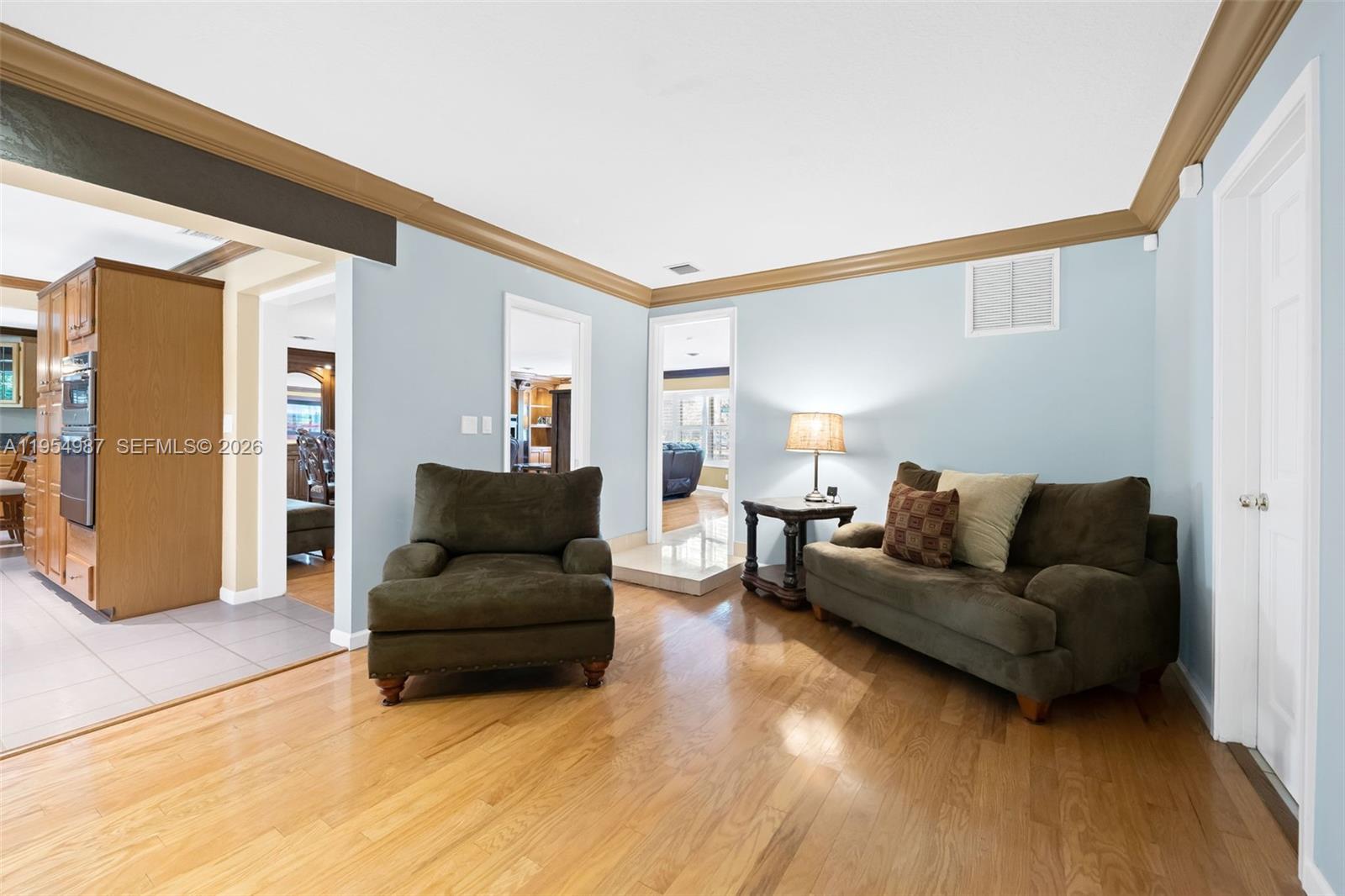 IMPERIAL POINT 1 SEC - Residential