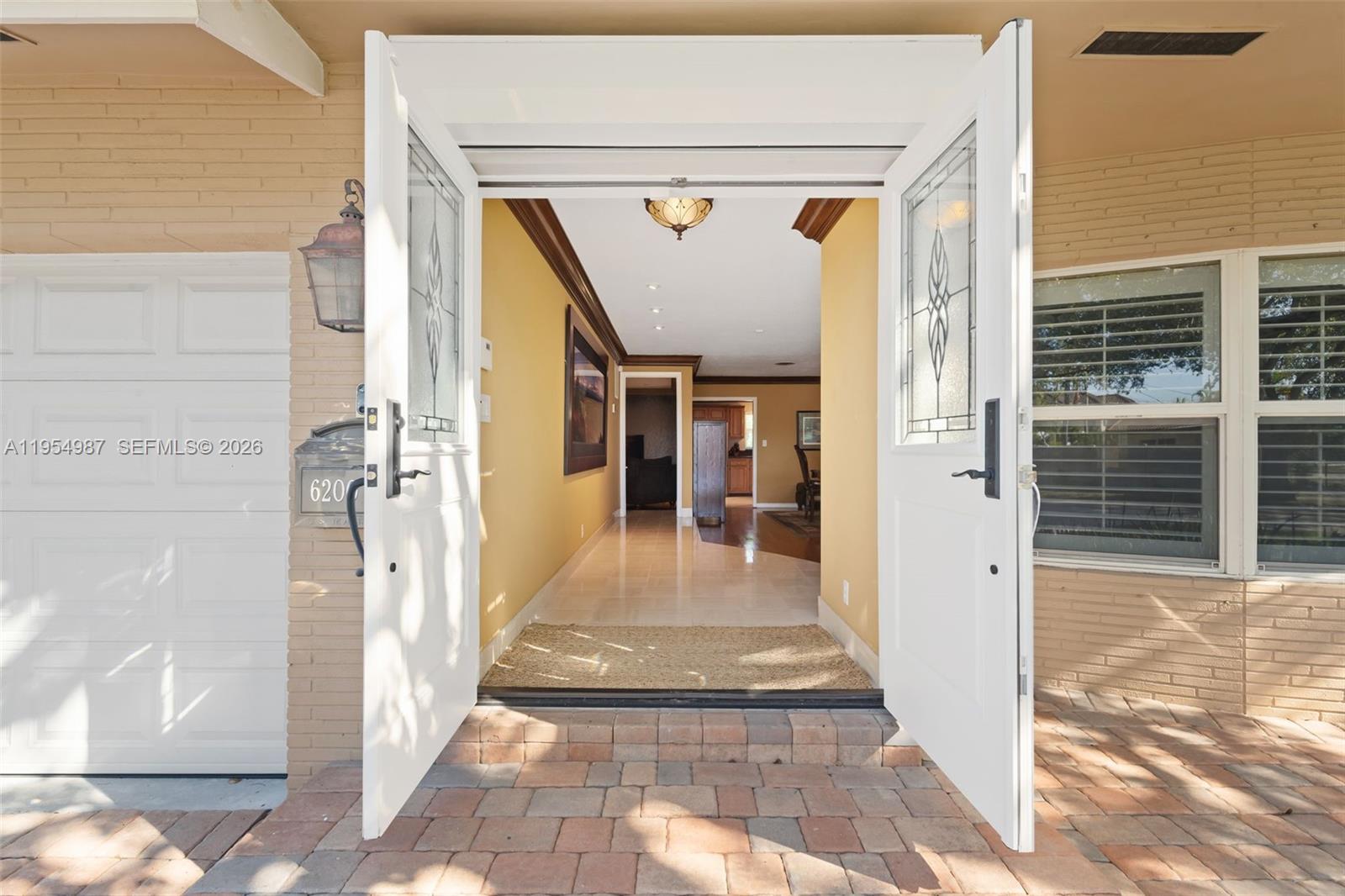 IMPERIAL POINT 1 SEC - Residential