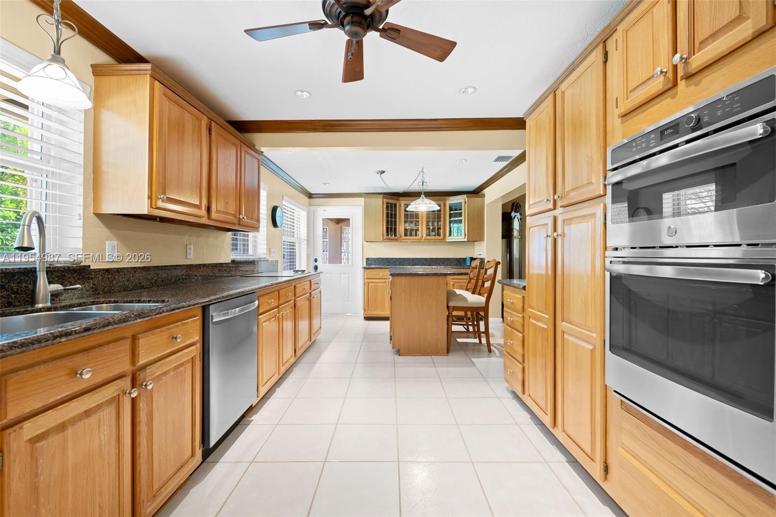 IMPERIAL POINT 1 SEC - Residential