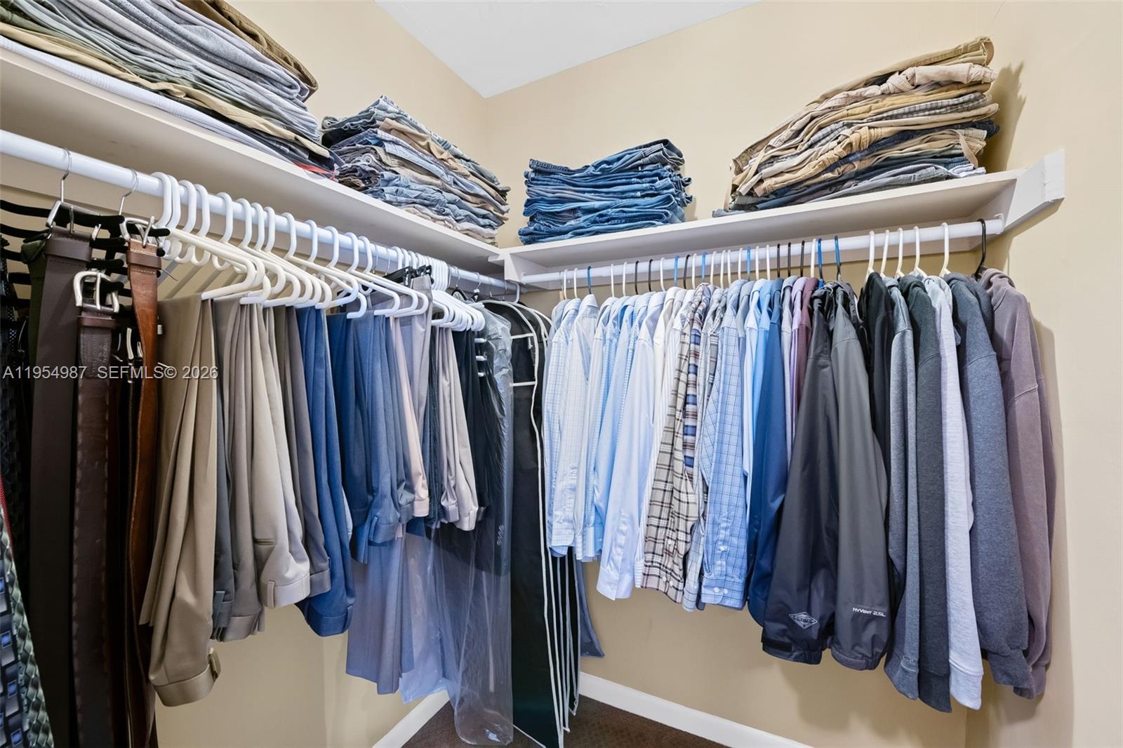 IMPERIAL POINT 1 SEC - Residential