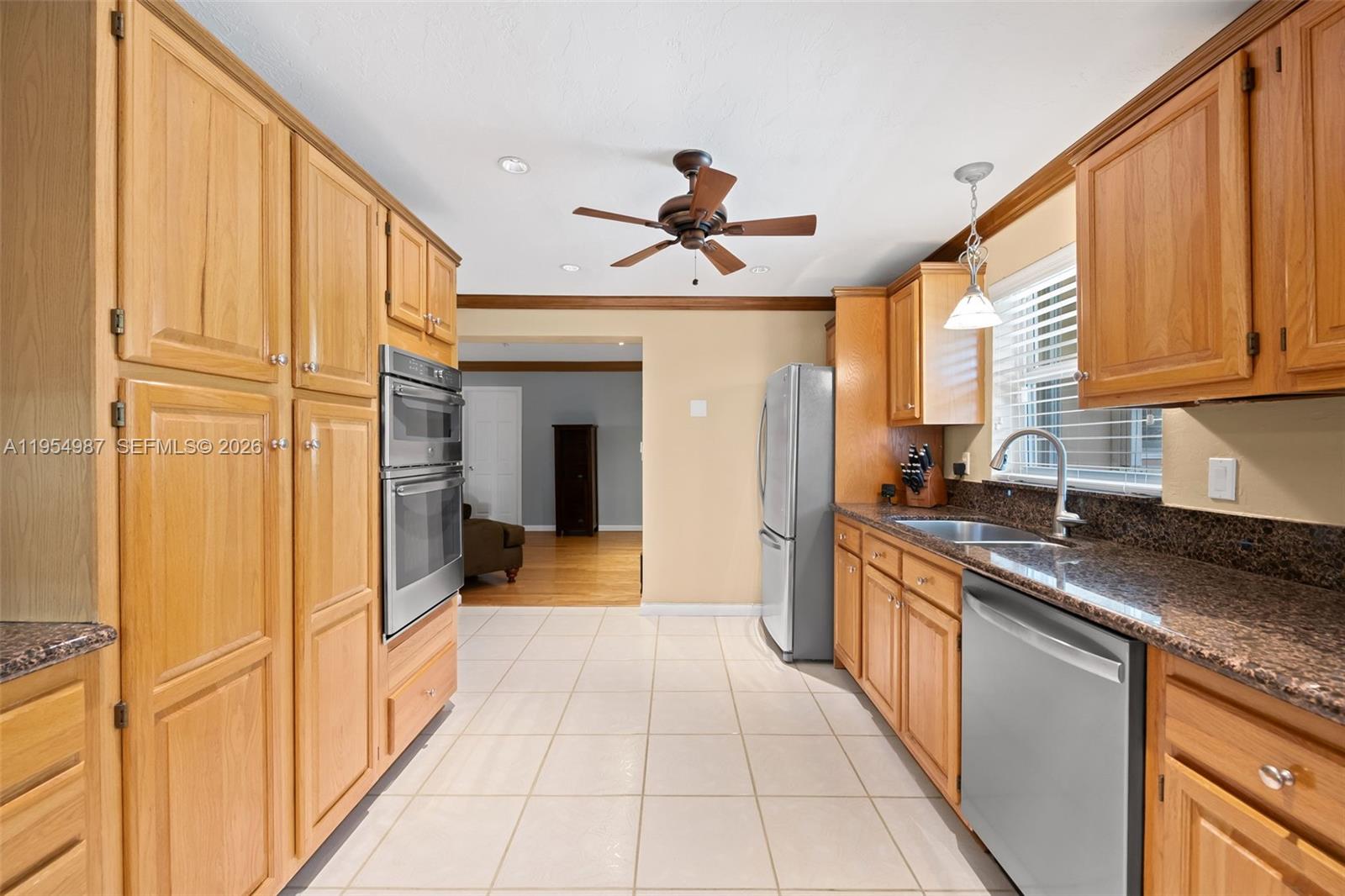 IMPERIAL POINT 1 SEC - Residential