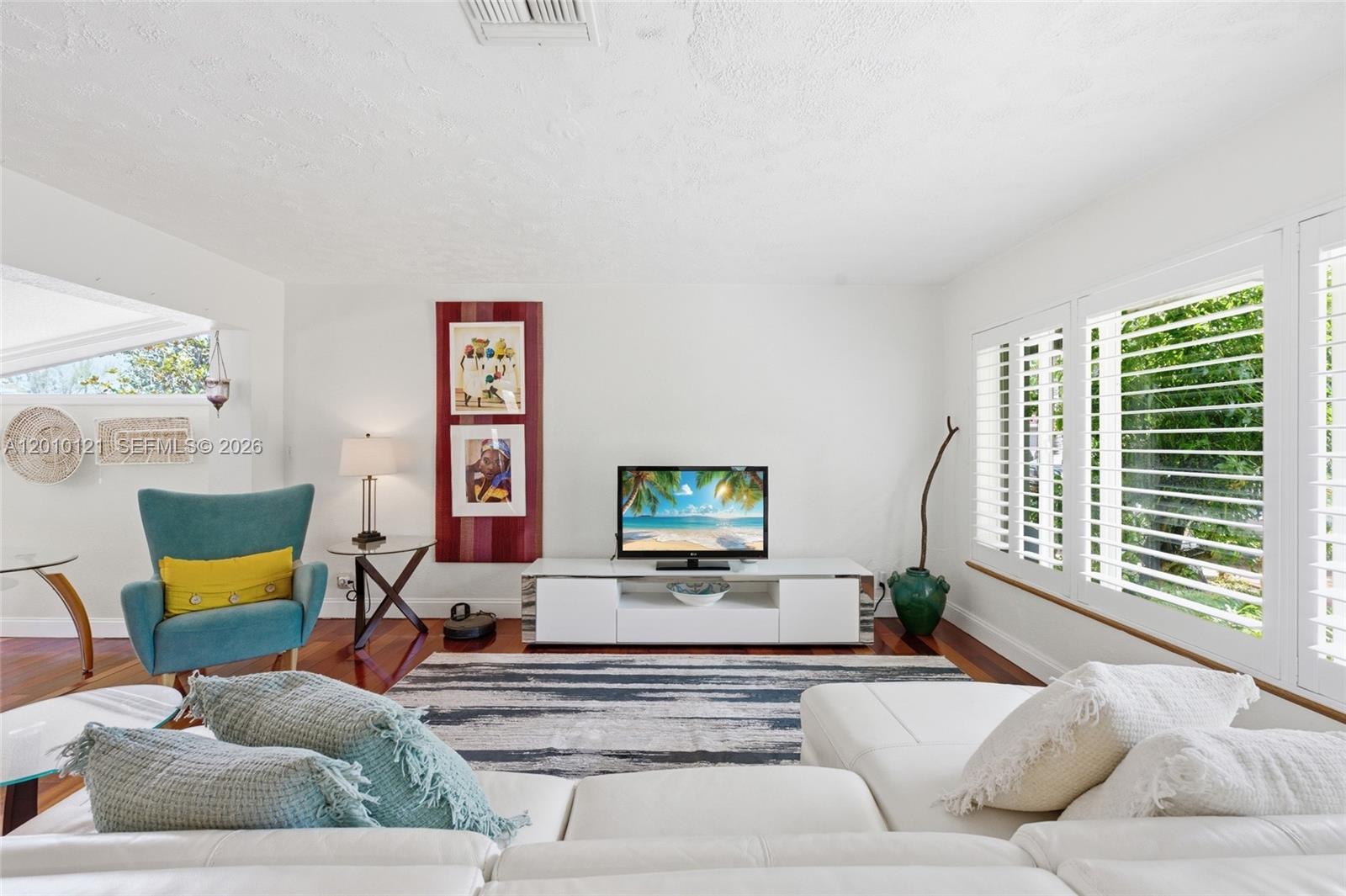 LAUDERDALE VILLAS - Residential