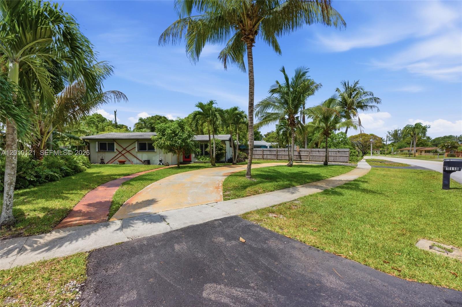 LAUDERDALE VILLAS - Residential
