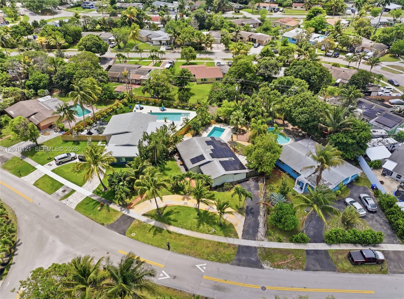 LAUDERDALE VILLAS - Residential