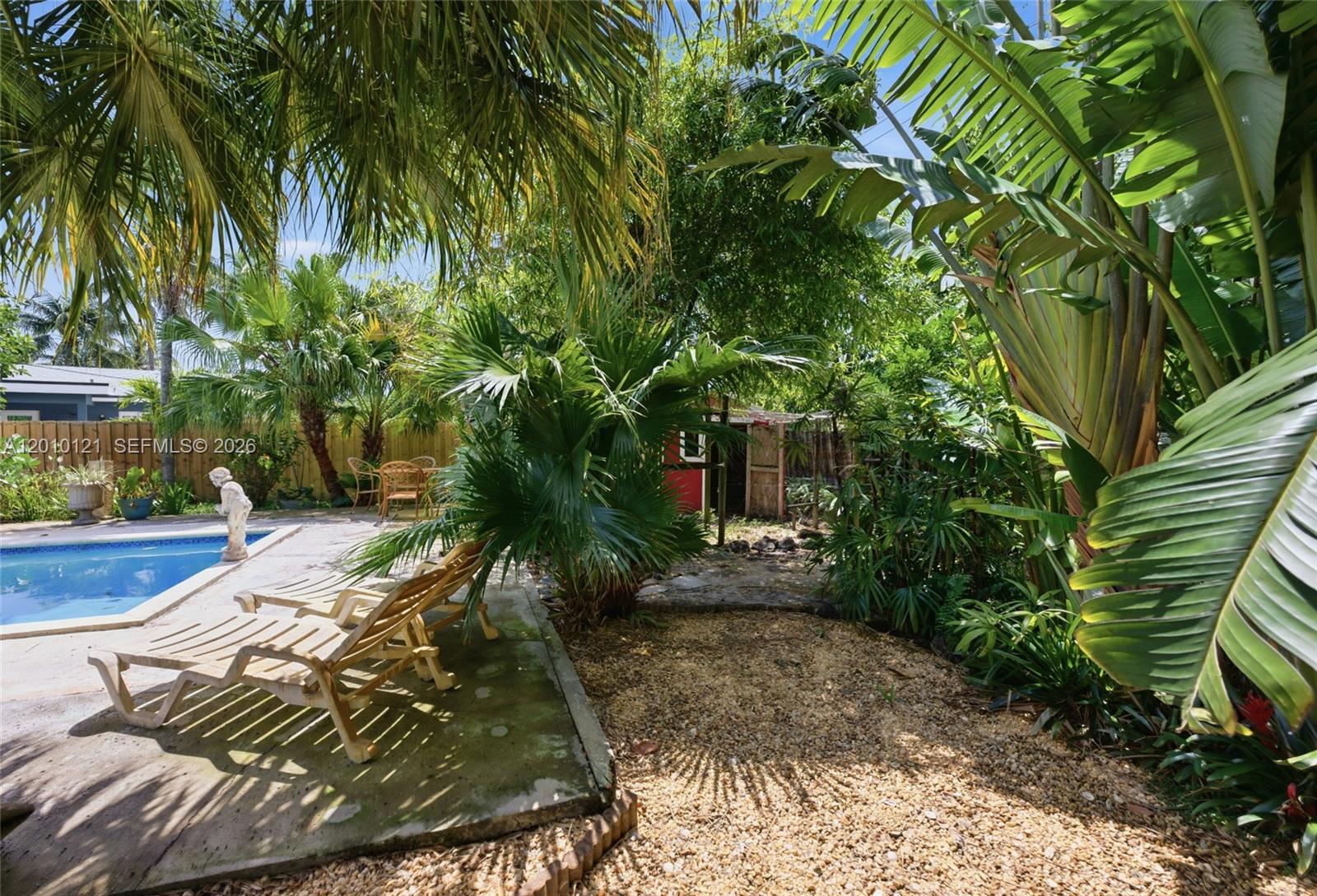 LAUDERDALE VILLAS - Residential