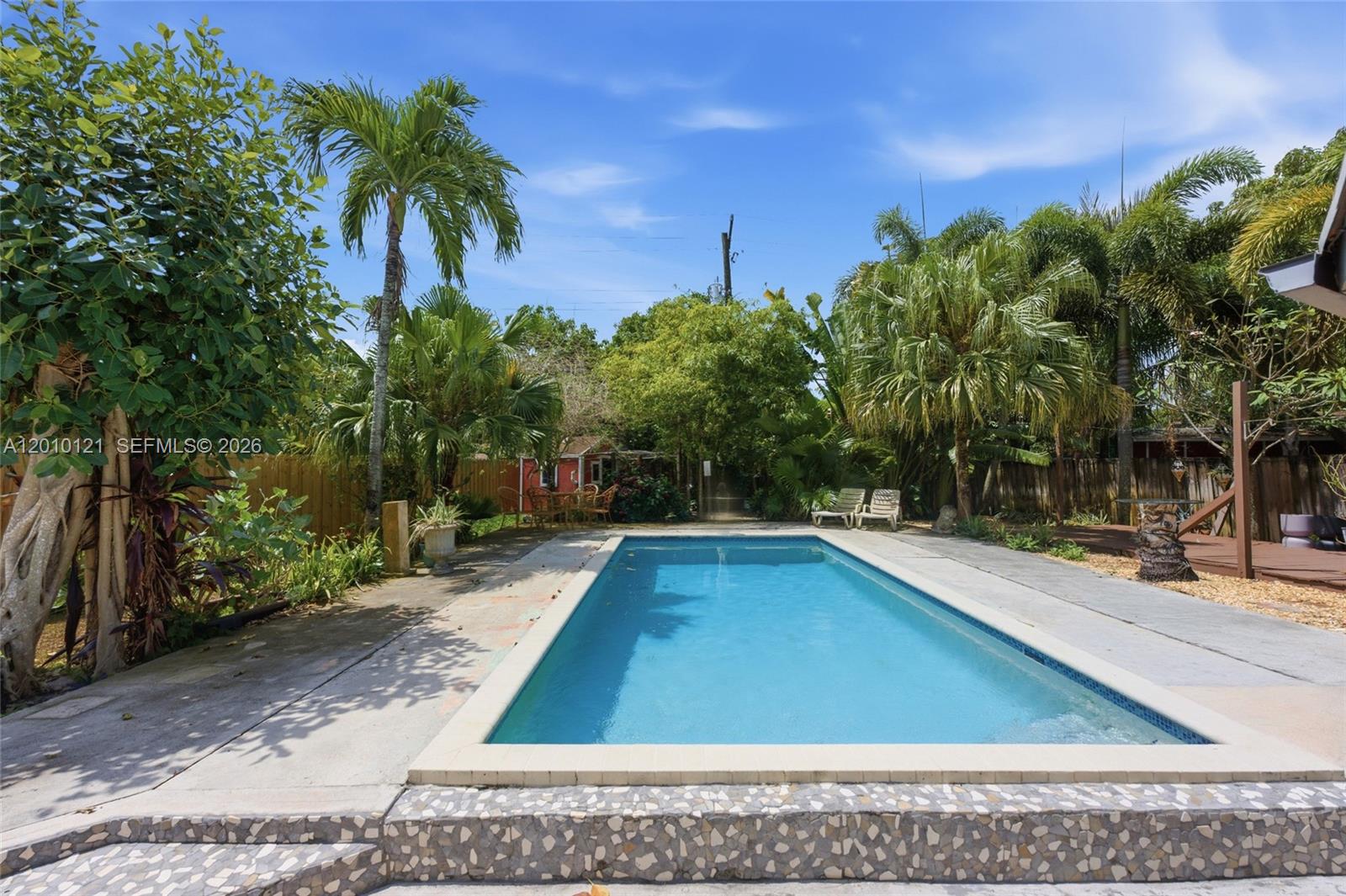 LAUDERDALE VILLAS - Residential