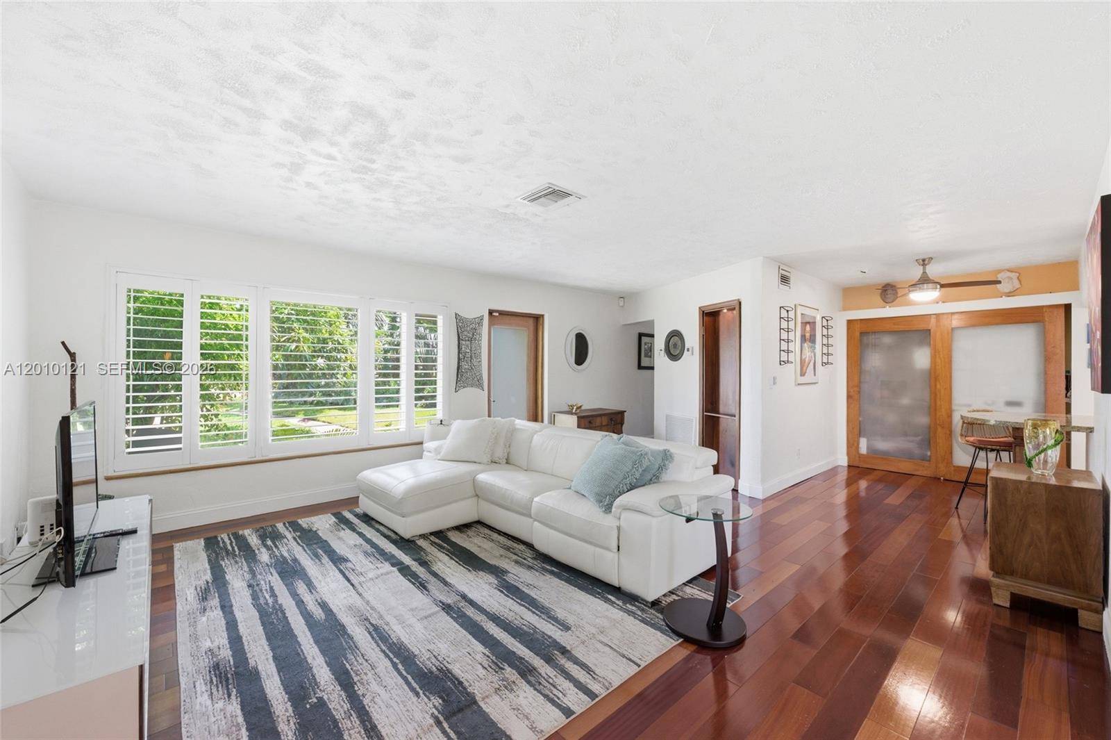 LAUDERDALE VILLAS - Residential