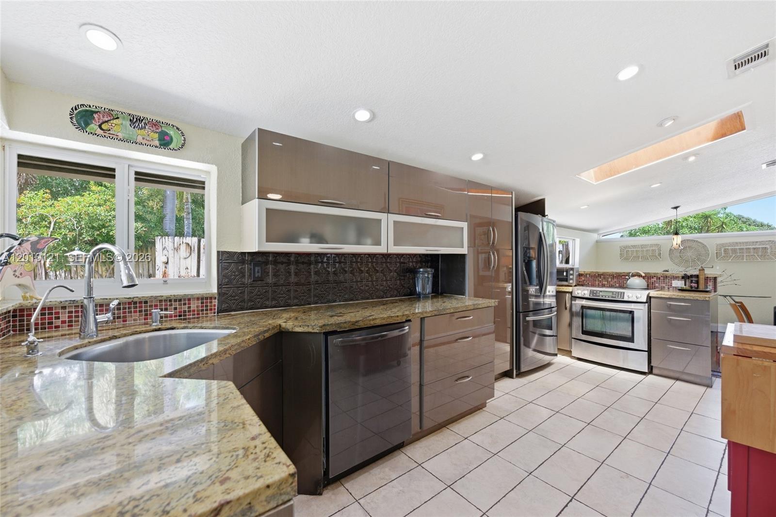 LAUDERDALE VILLAS - Residential