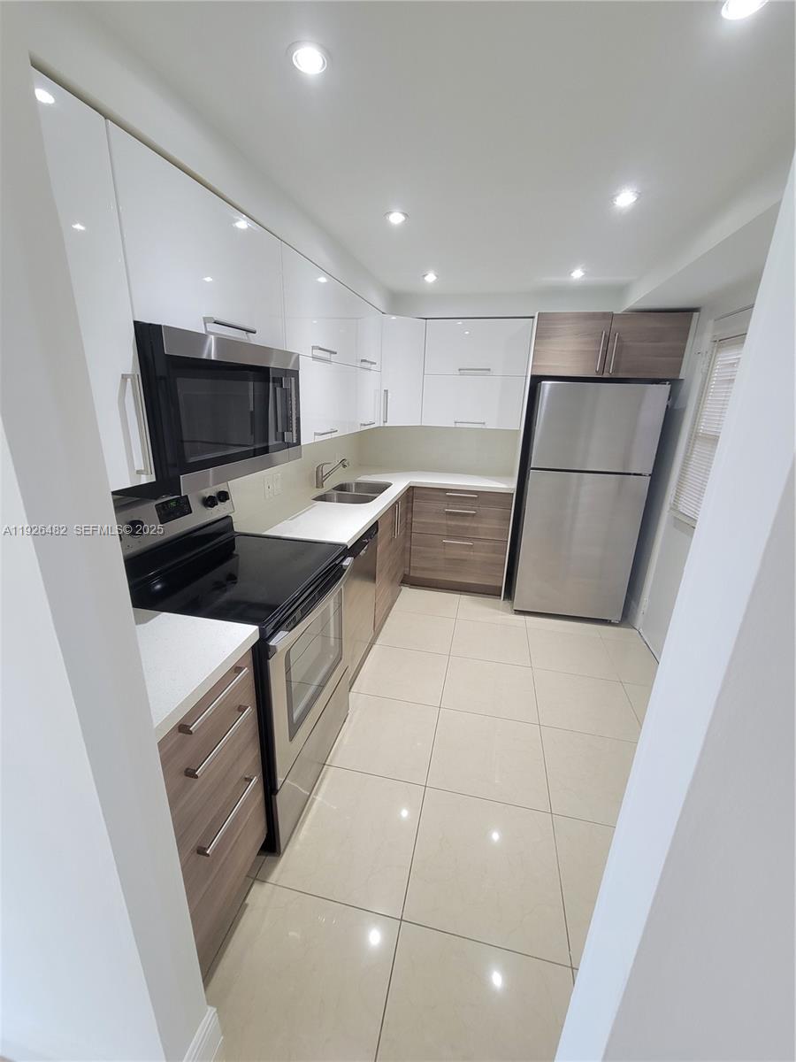 BRAVURA I CONDO - Residential Lease