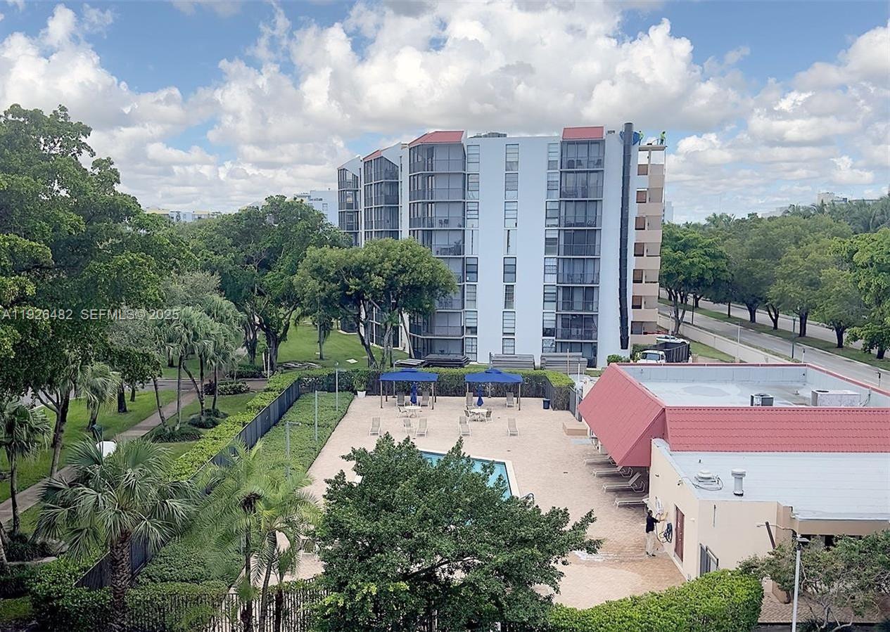 BRAVURA I CONDO - Residential Lease