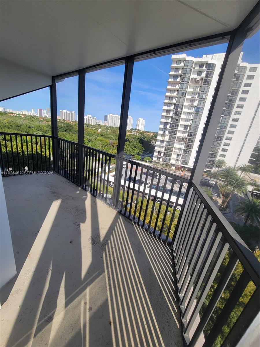 BRAVURA I CONDO - Residential Lease