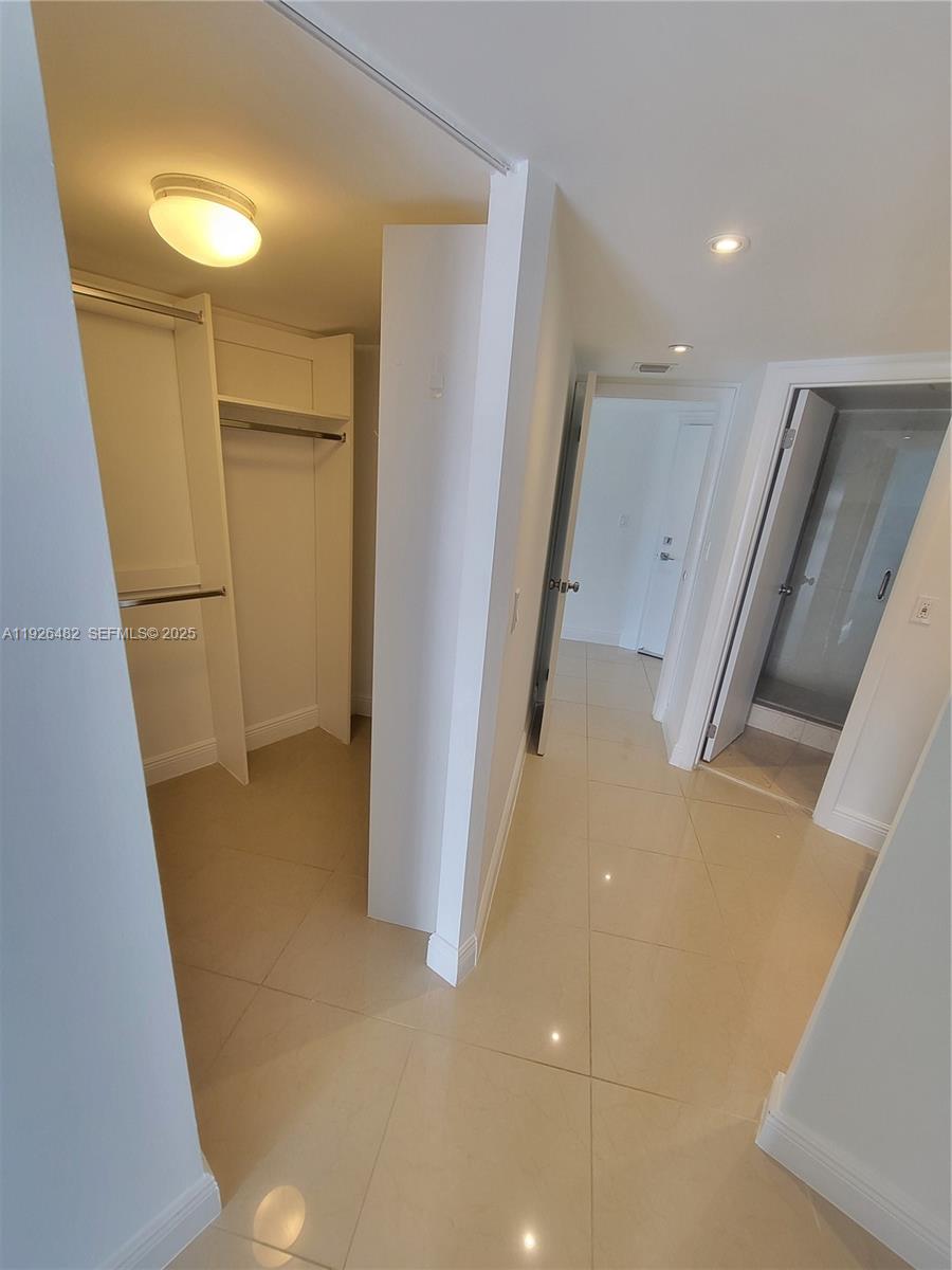 BRAVURA I CONDO - Residential Lease