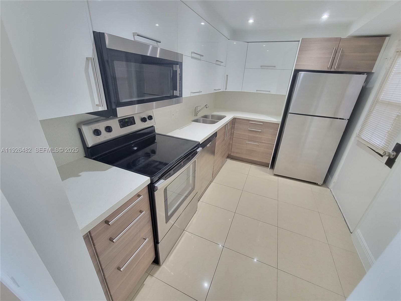 BRAVURA I CONDO - Residential Lease