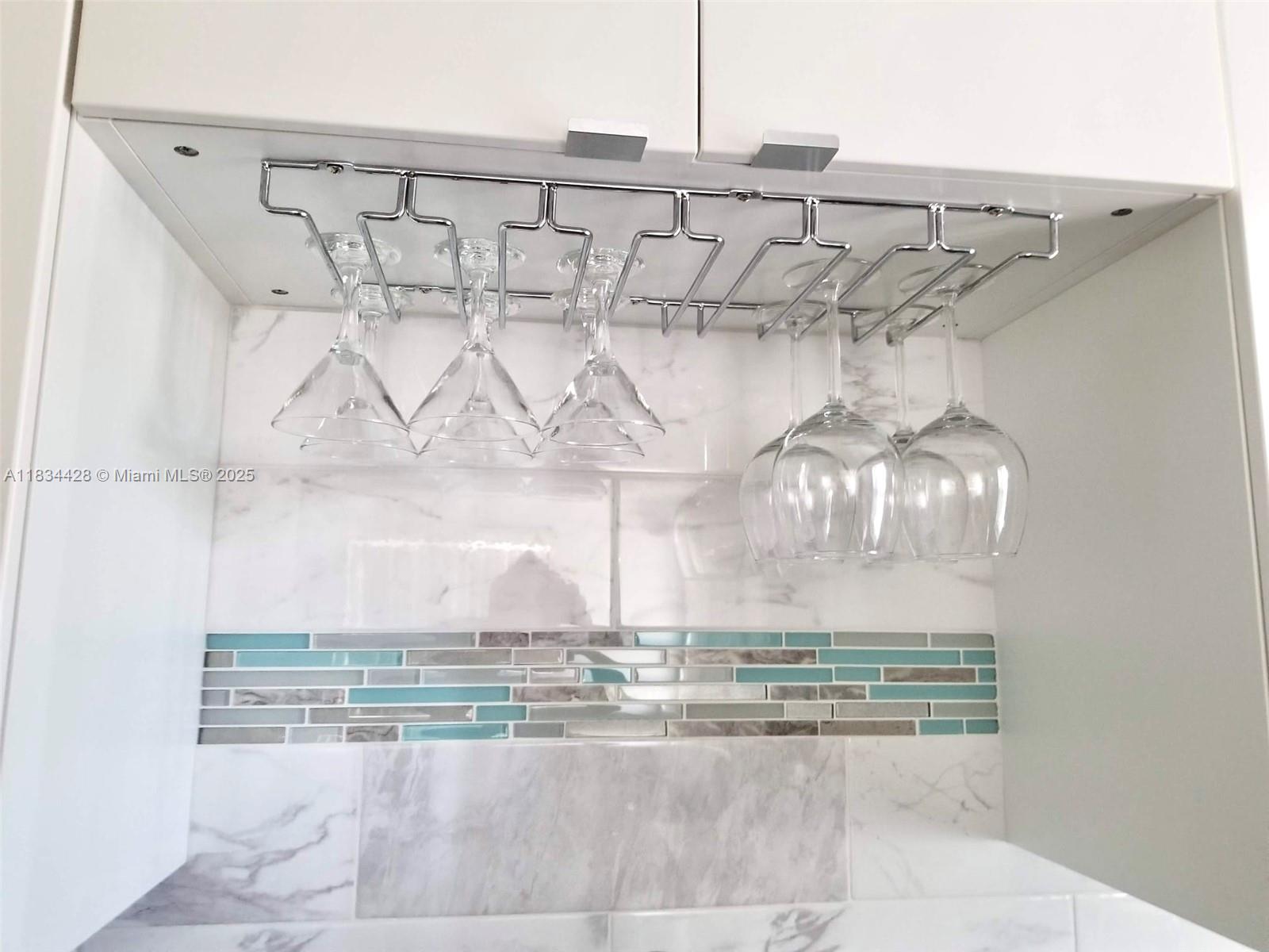 122 S Lakeside Dr 1