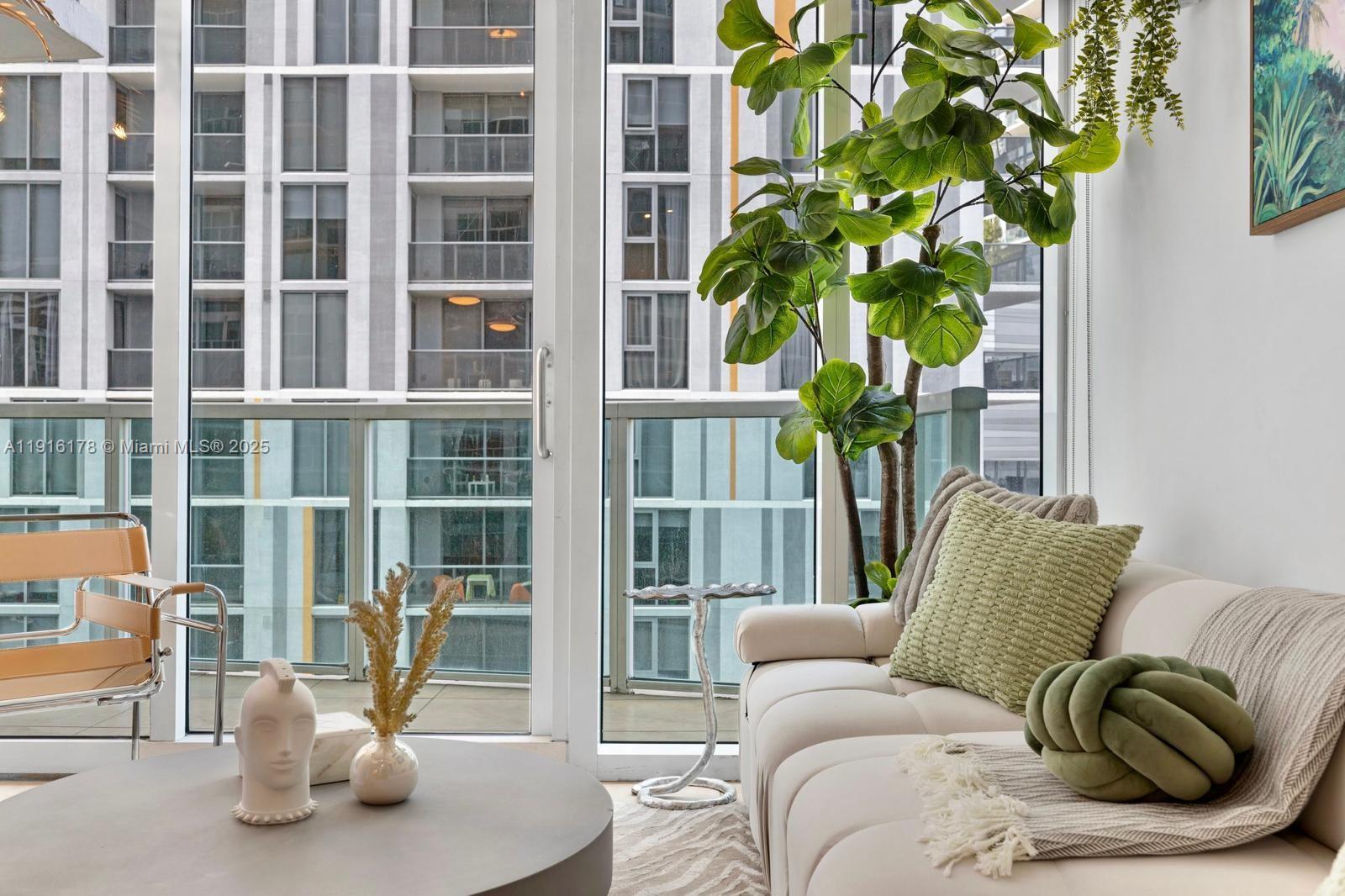 BRICKELL ON THE RIVER S T - Residential