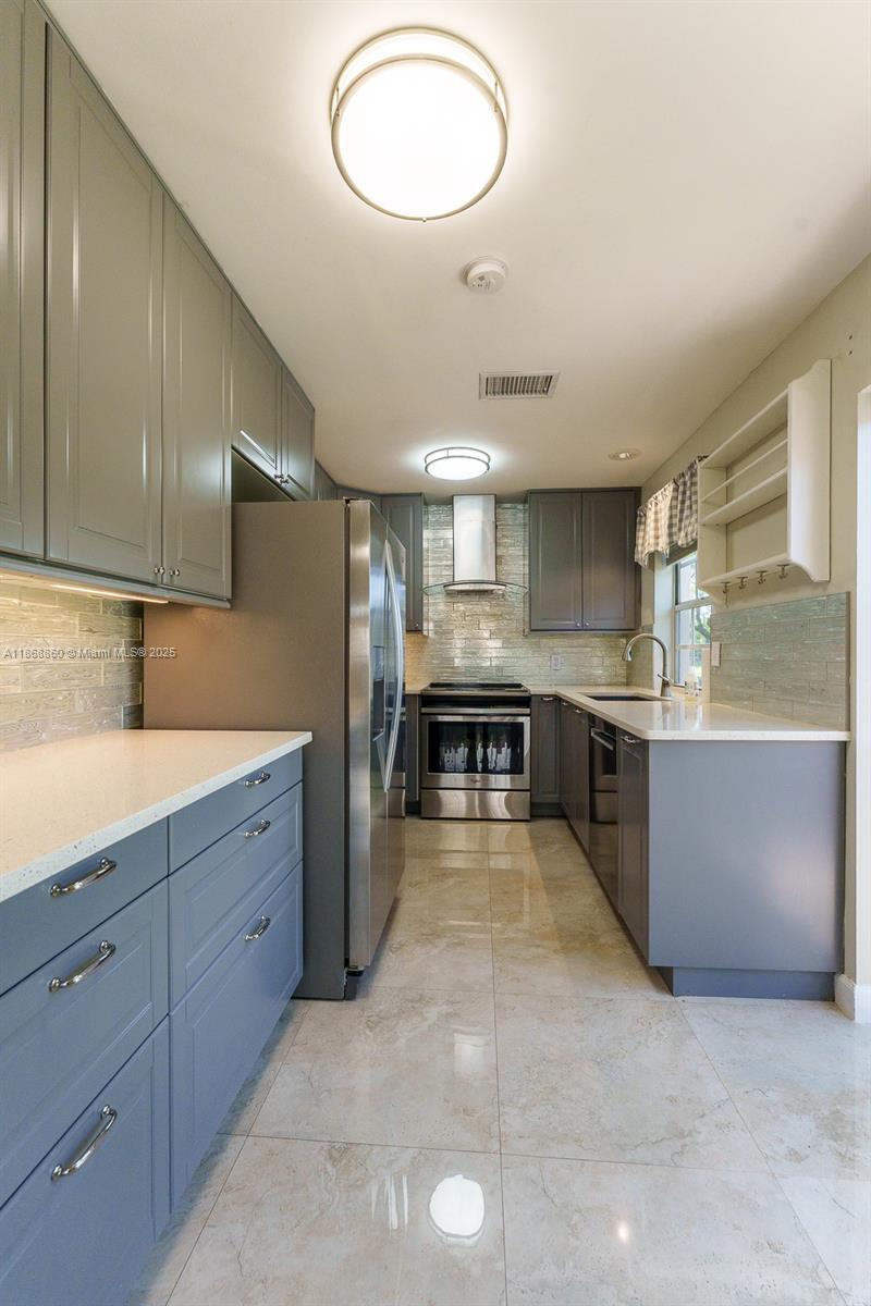 COUNTRY ISLES PHASE II - Residential