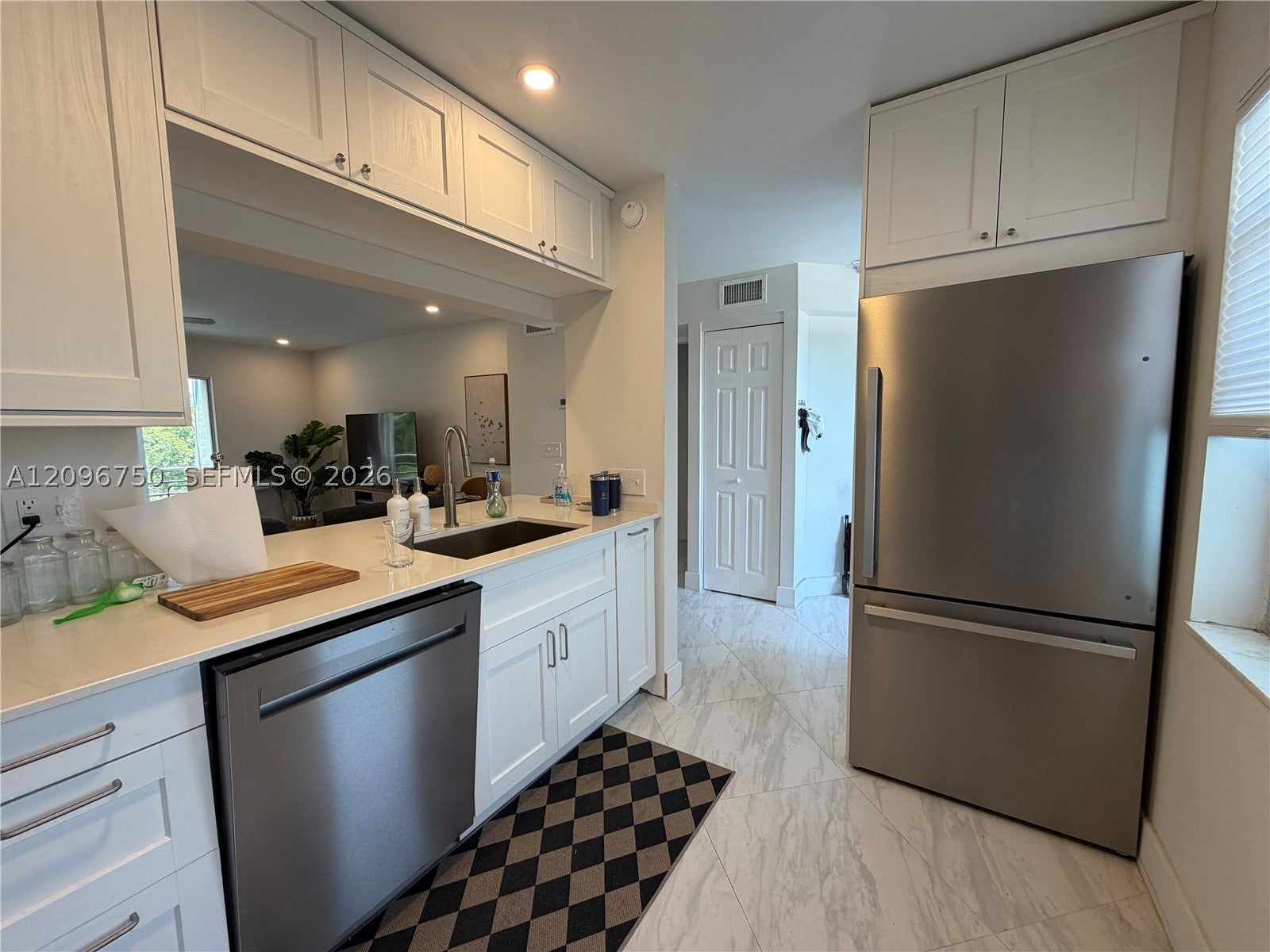 1000 NE 14th Ave 408