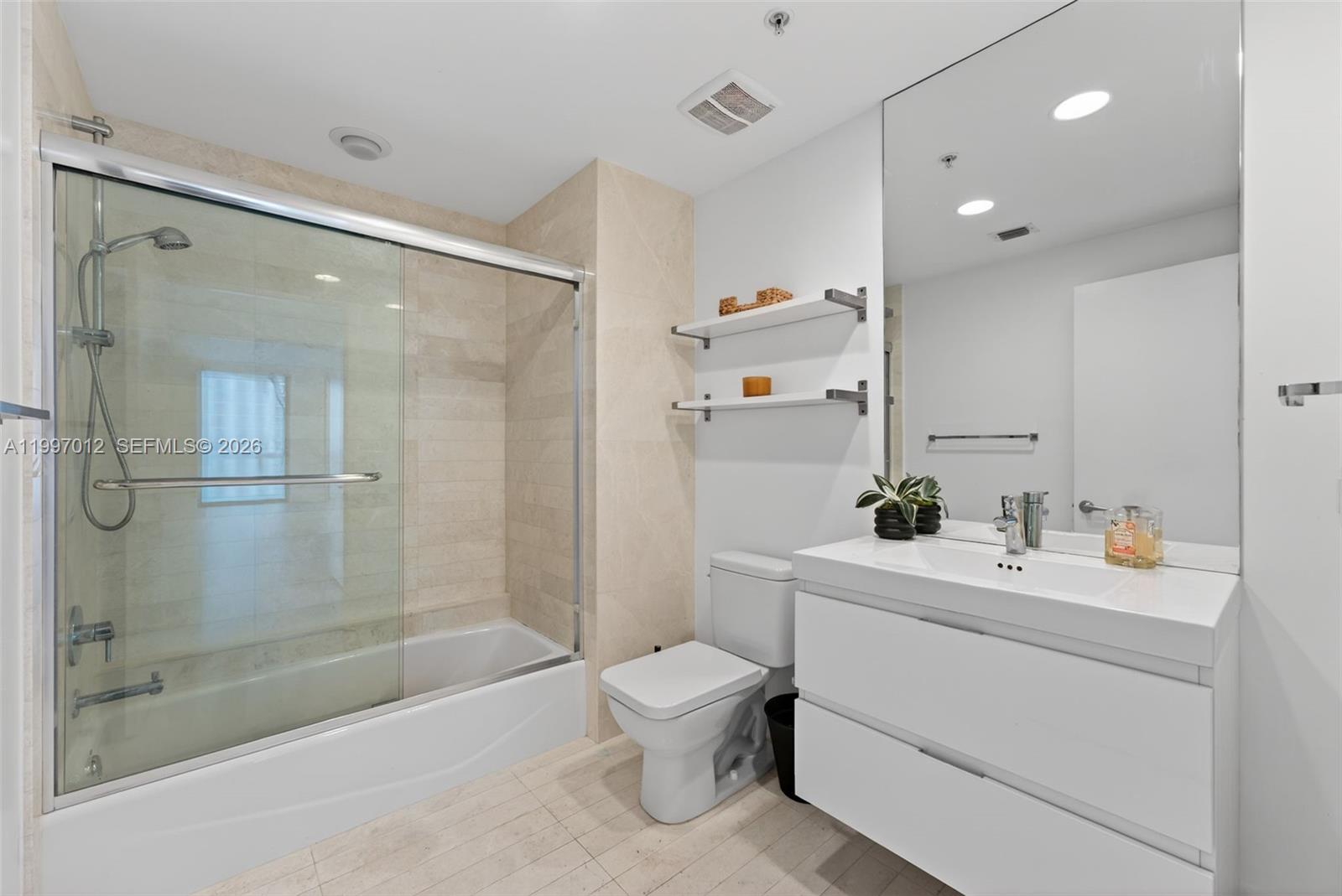 MARINA PALMS RESIDENCES N - Residential