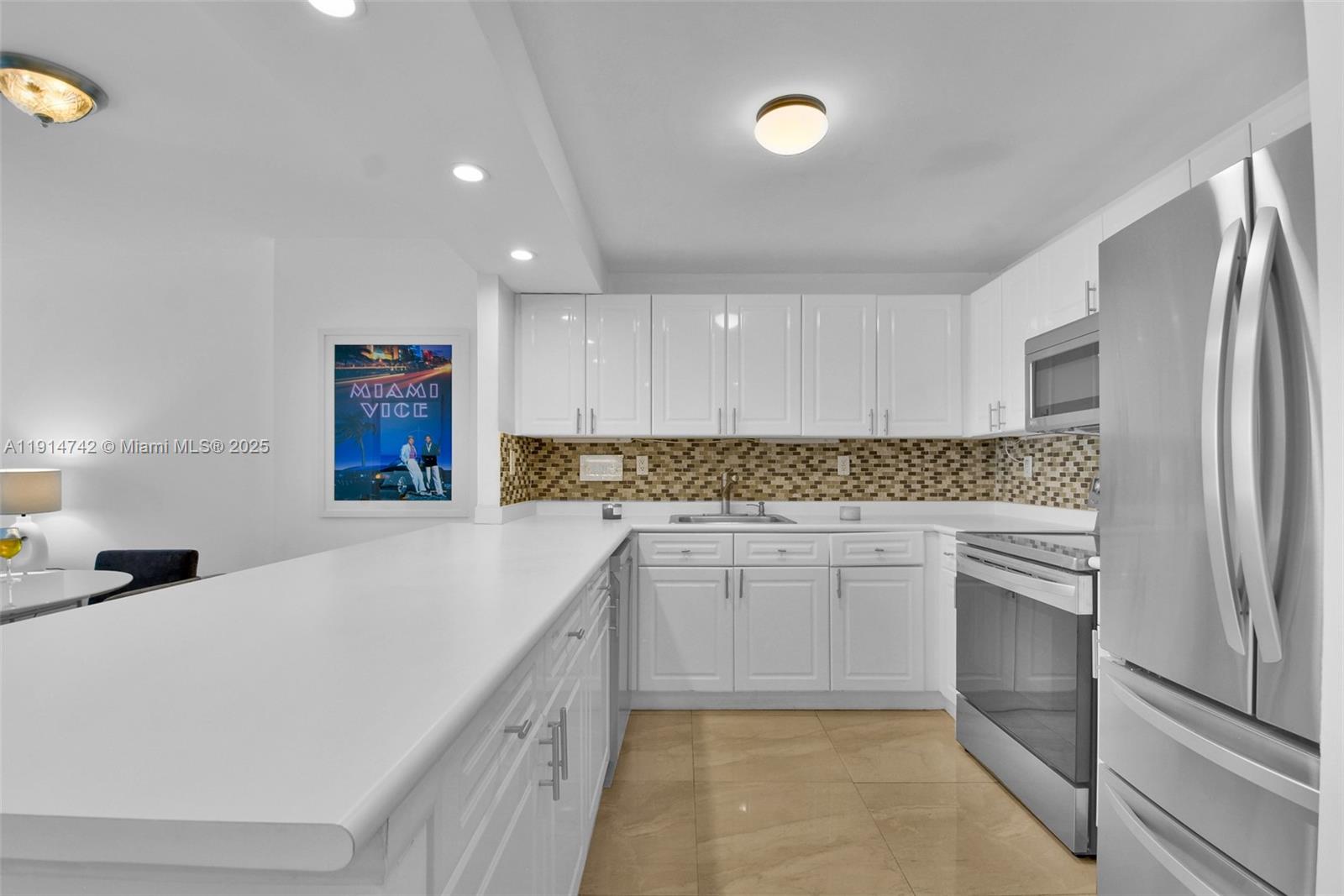 RONEY PALACE CONDO - Residential Lease