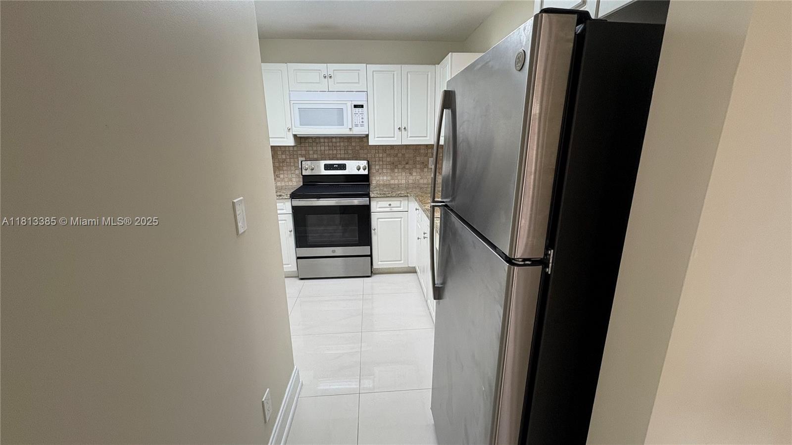 SHERIDAN EAST CONDO BLDG - Residential