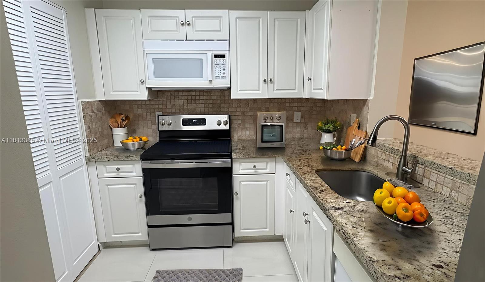 SHERIDAN EAST CONDO BLDG - Residential