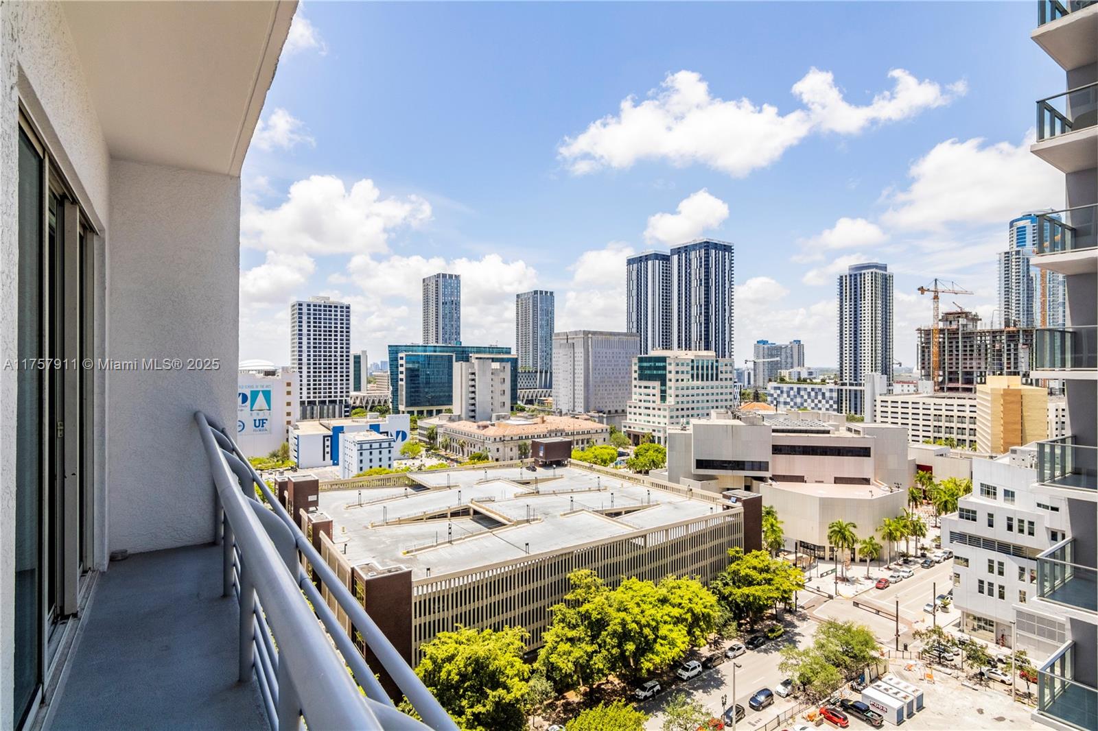 THE LOFT DOWNTOWN II COND - Residential