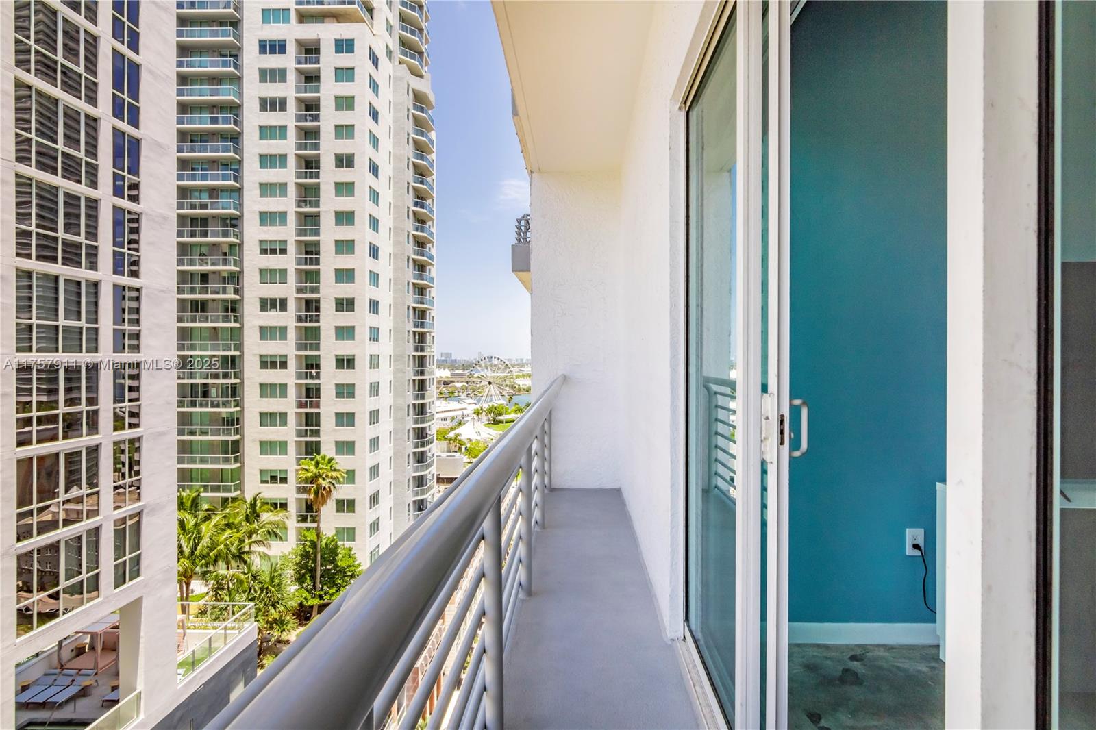 THE LOFT DOWNTOWN II COND - Residential