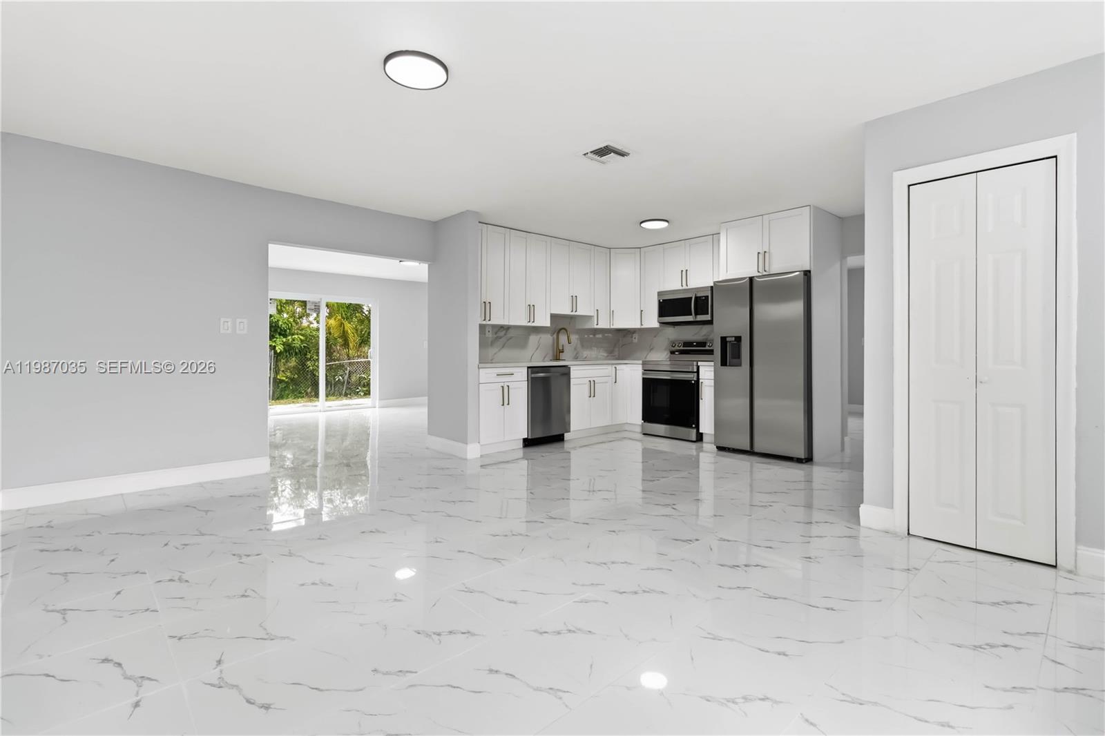 BURNHAM WOODS - Residential