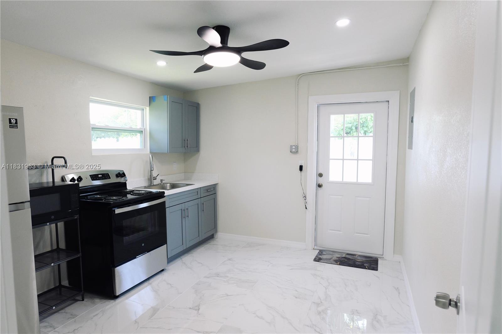 Peace and privacy! Step into this cozy 1 bedroom efficiency and enjoy this tastefully styled naturally lit/bright space nestled in this quiet Hollywood Hills neighborhood. Stainless steel appliances. Walk in closet. Beautifully done bathroom with walk in shower. Secured entry and access to back yard for added relaxation. Water and electricity included. Make this space yours with only First month and security deposit!