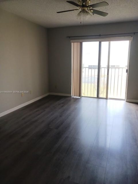 Photo of 9905 westwood Dr #23, Tamarac, FL 33321 (MLS # A11982009)