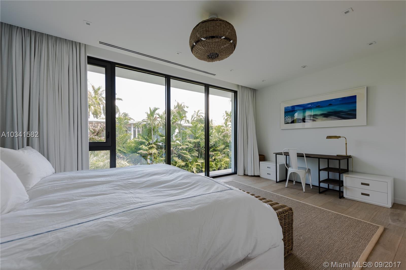 SUNSET ISLANDS-ISLAND NO - Residential