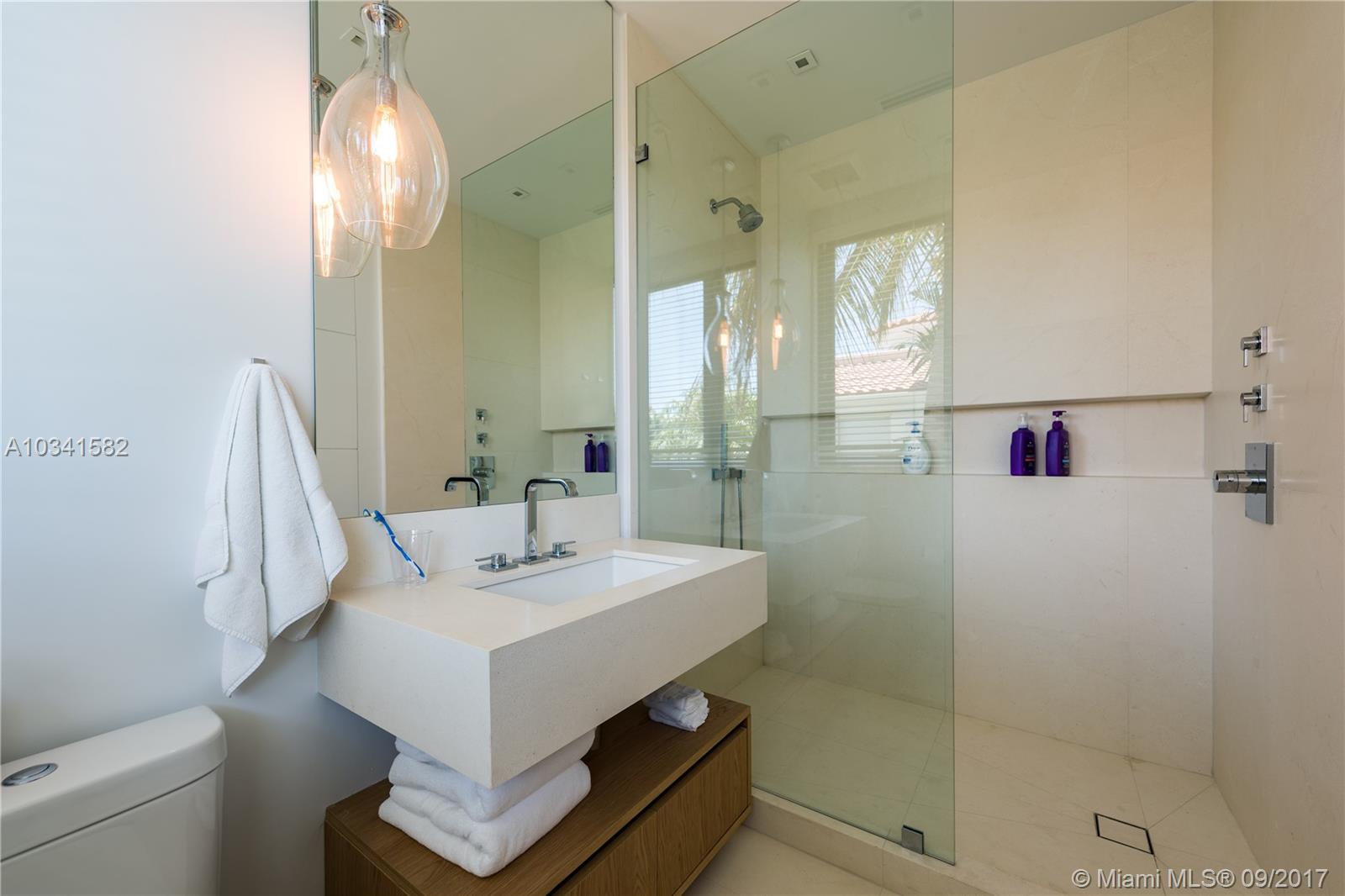 SUNSET ISLANDS-ISLAND NO - Residential