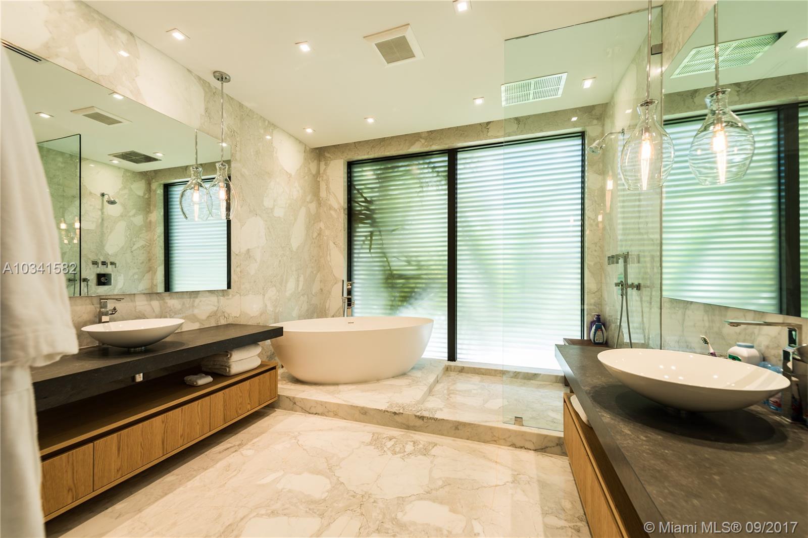 SUNSET ISLANDS-ISLAND NO - Residential