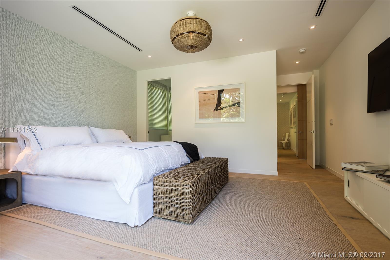 SUNSET ISLANDS-ISLAND NO - Residential