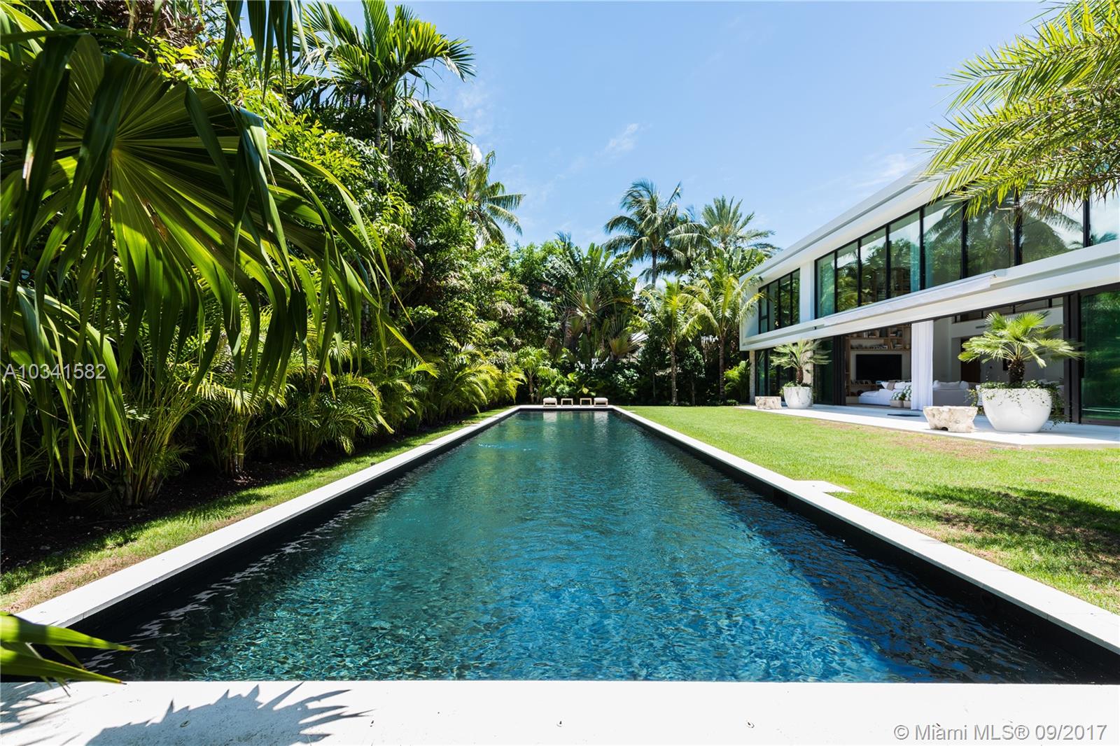 SUNSET ISLANDS-ISLAND NO - Residential