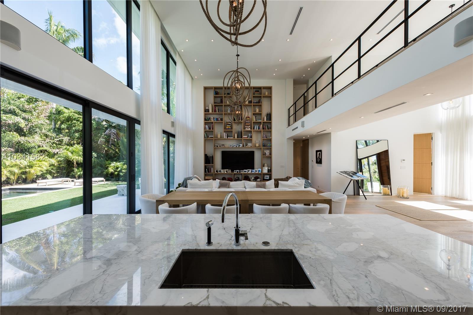 SUNSET ISLANDS-ISLAND NO - Residential