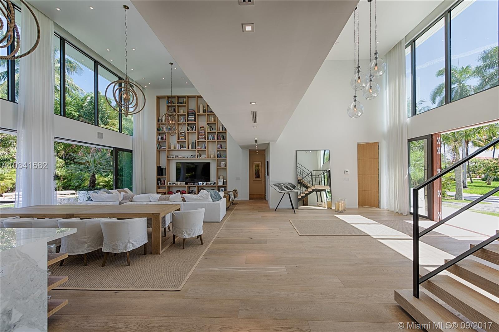 SUNSET ISLANDS-ISLAND NO - Residential