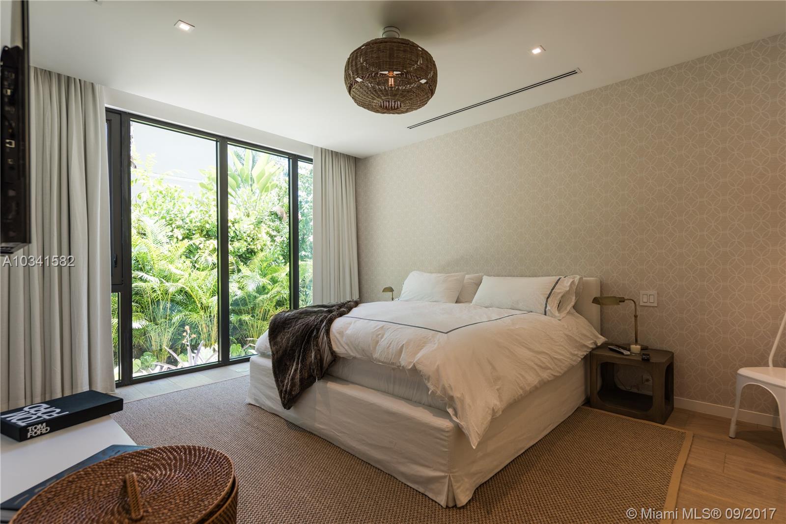 SUNSET ISLANDS-ISLAND NO - Residential