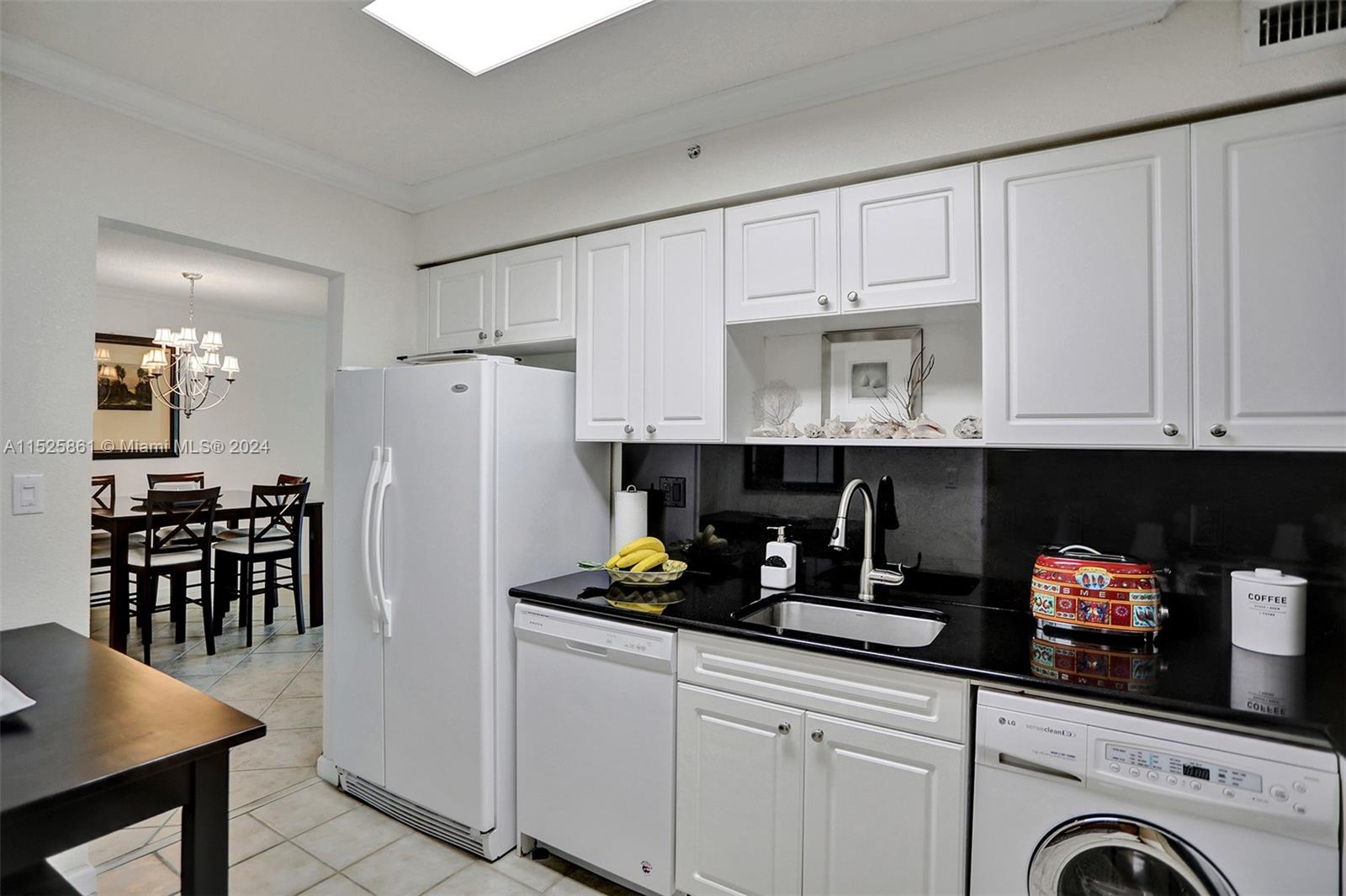 WAVE CONDO - Residential Lease