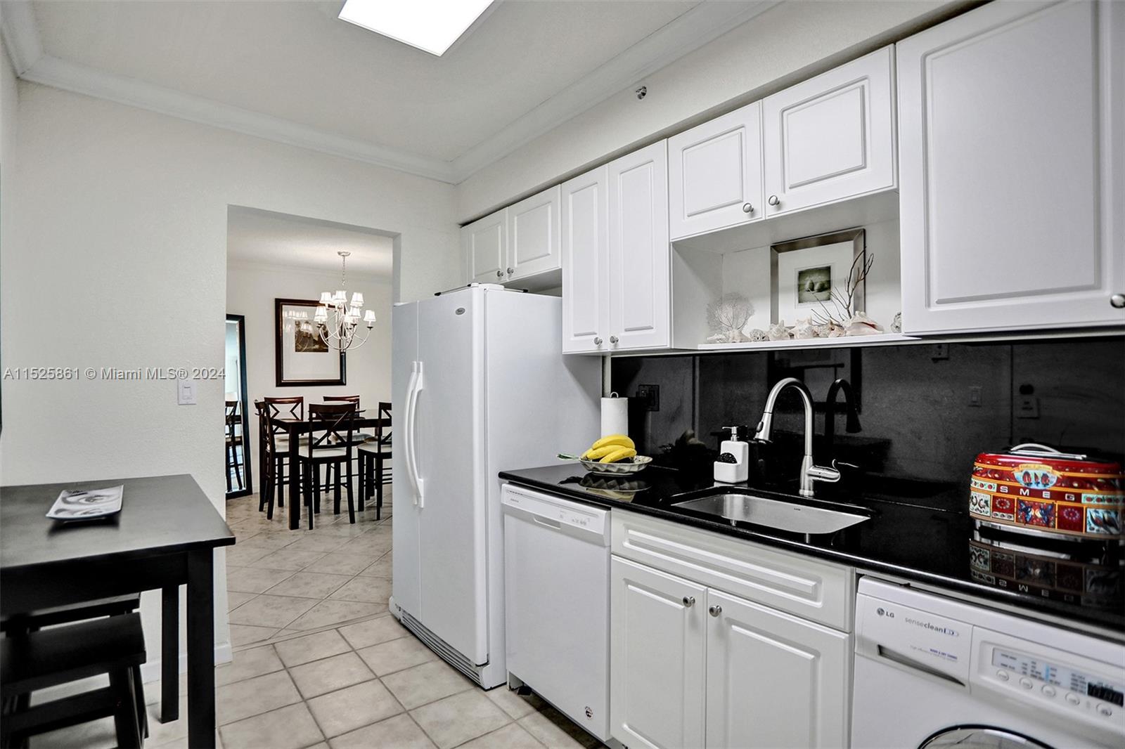 WAVE CONDO - Residential Lease