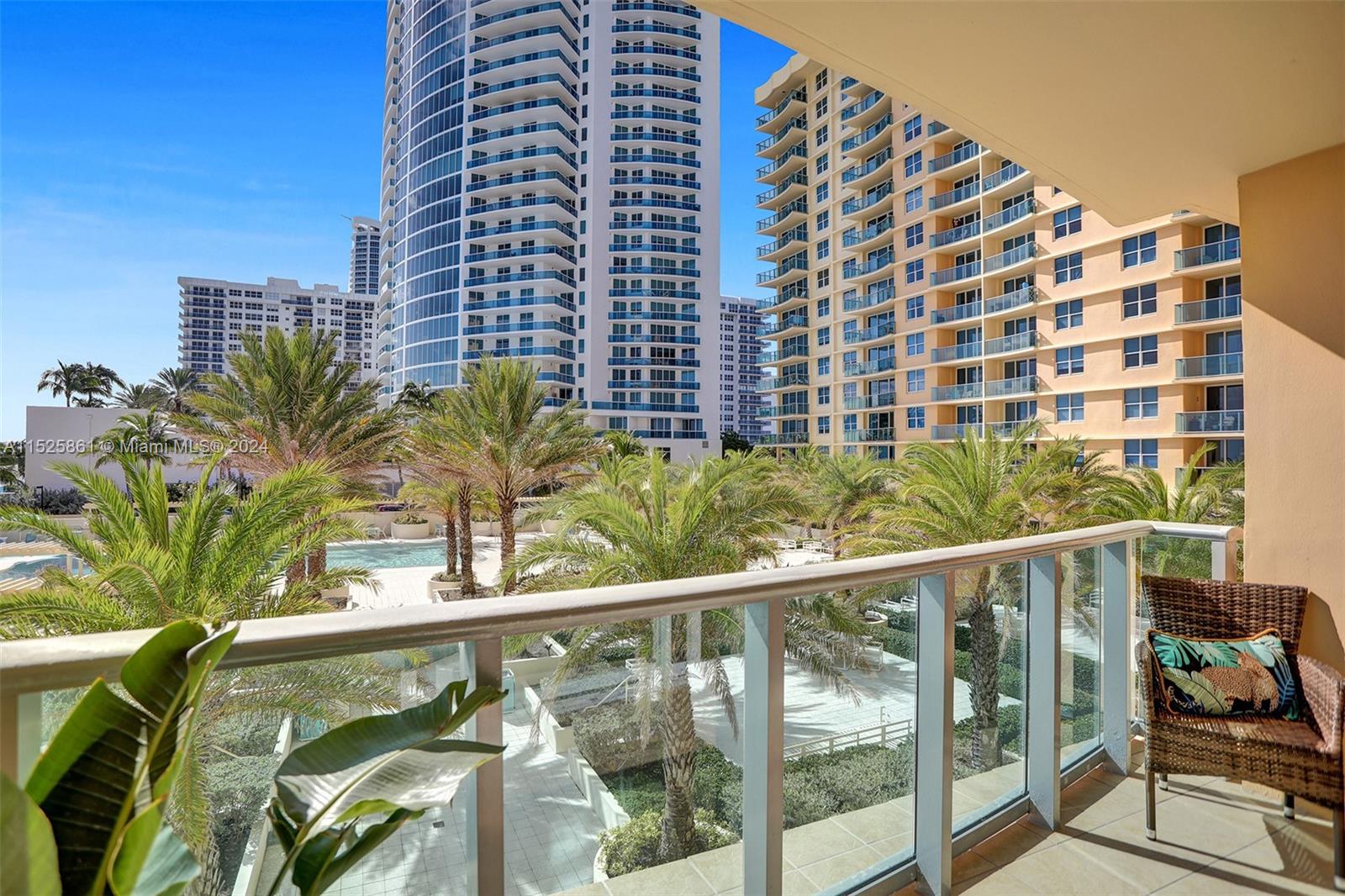 WAVE CONDO - Residential Lease